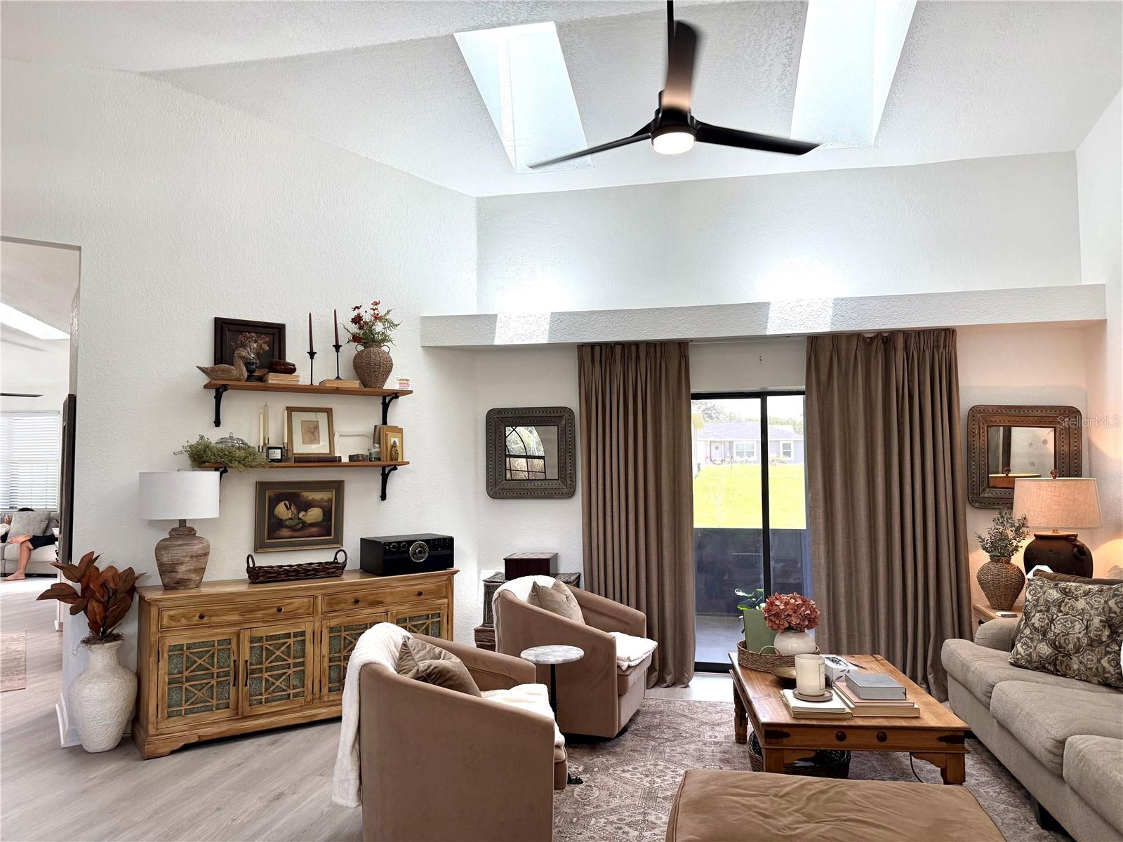 ROLLING RANCH ESTATE - Residential