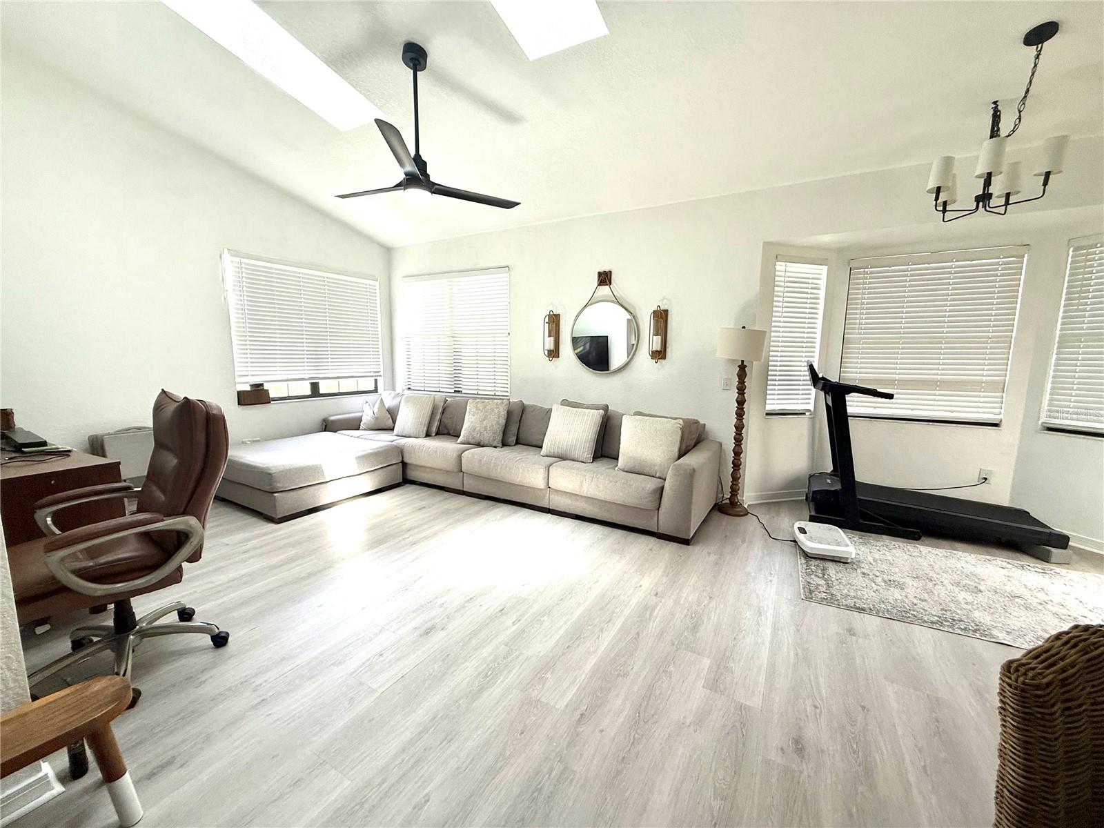 ROLLING RANCH ESTATE - Residential
