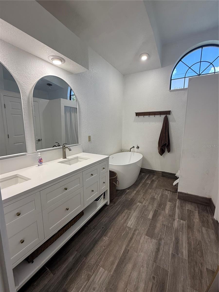ROLLING RANCH ESTATE - Residential