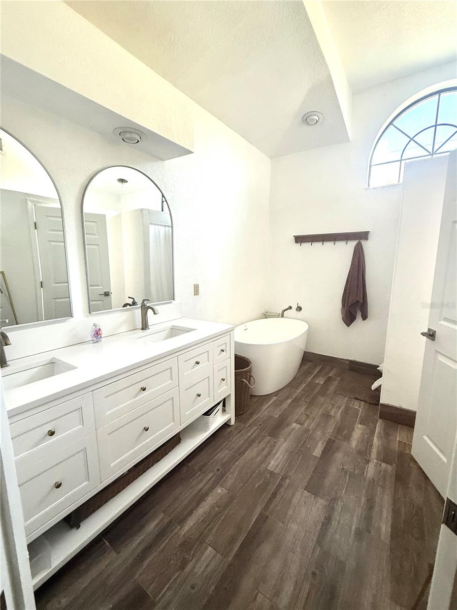 ROLLING RANCH ESTATE - Residential