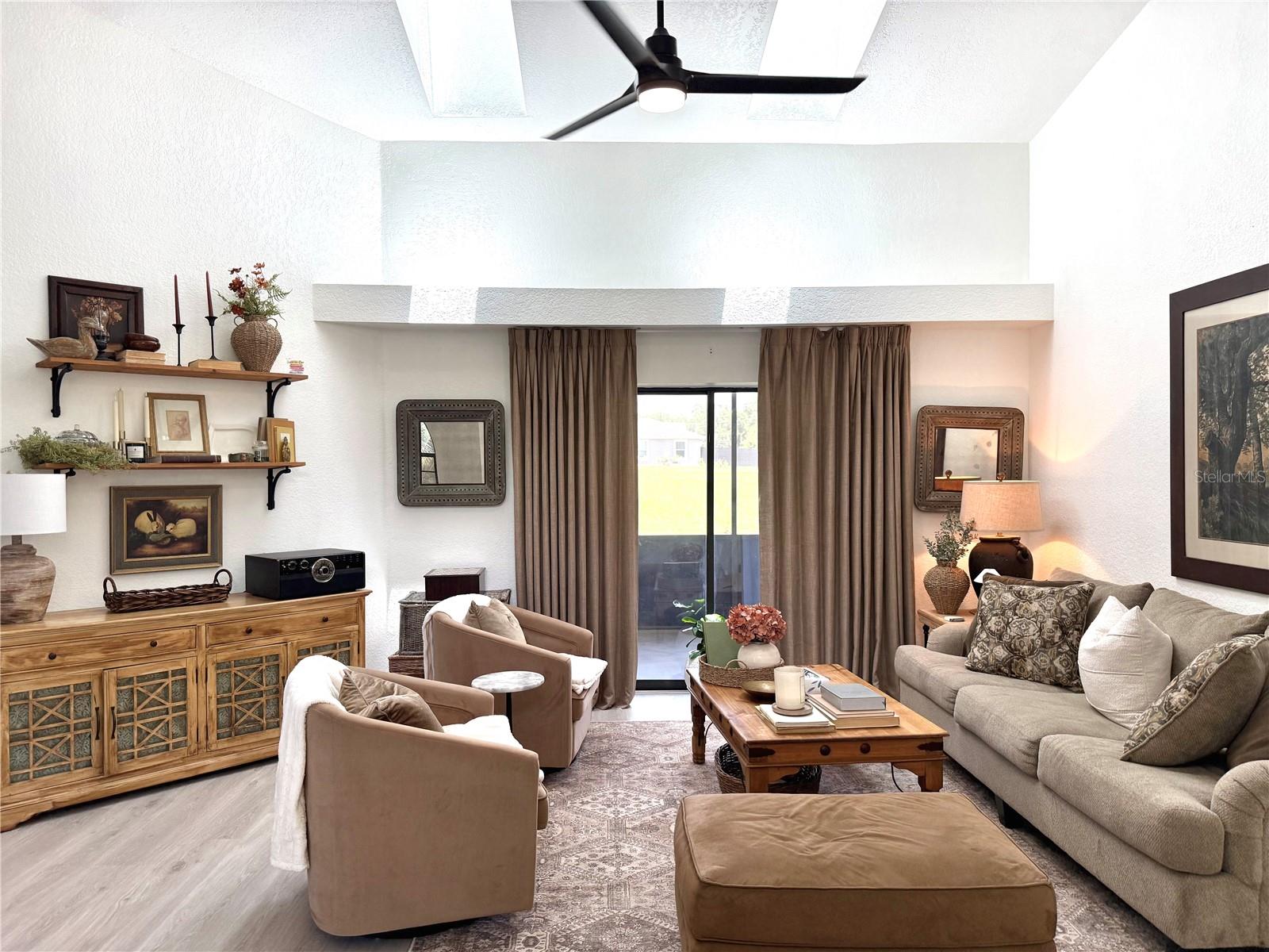 ROLLING RANCH ESTATE - Residential