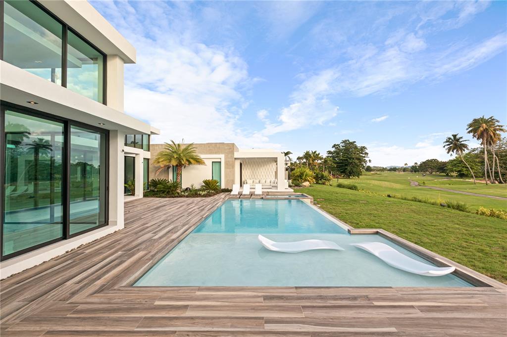DORADO COUNTRY ESTATES - Residential