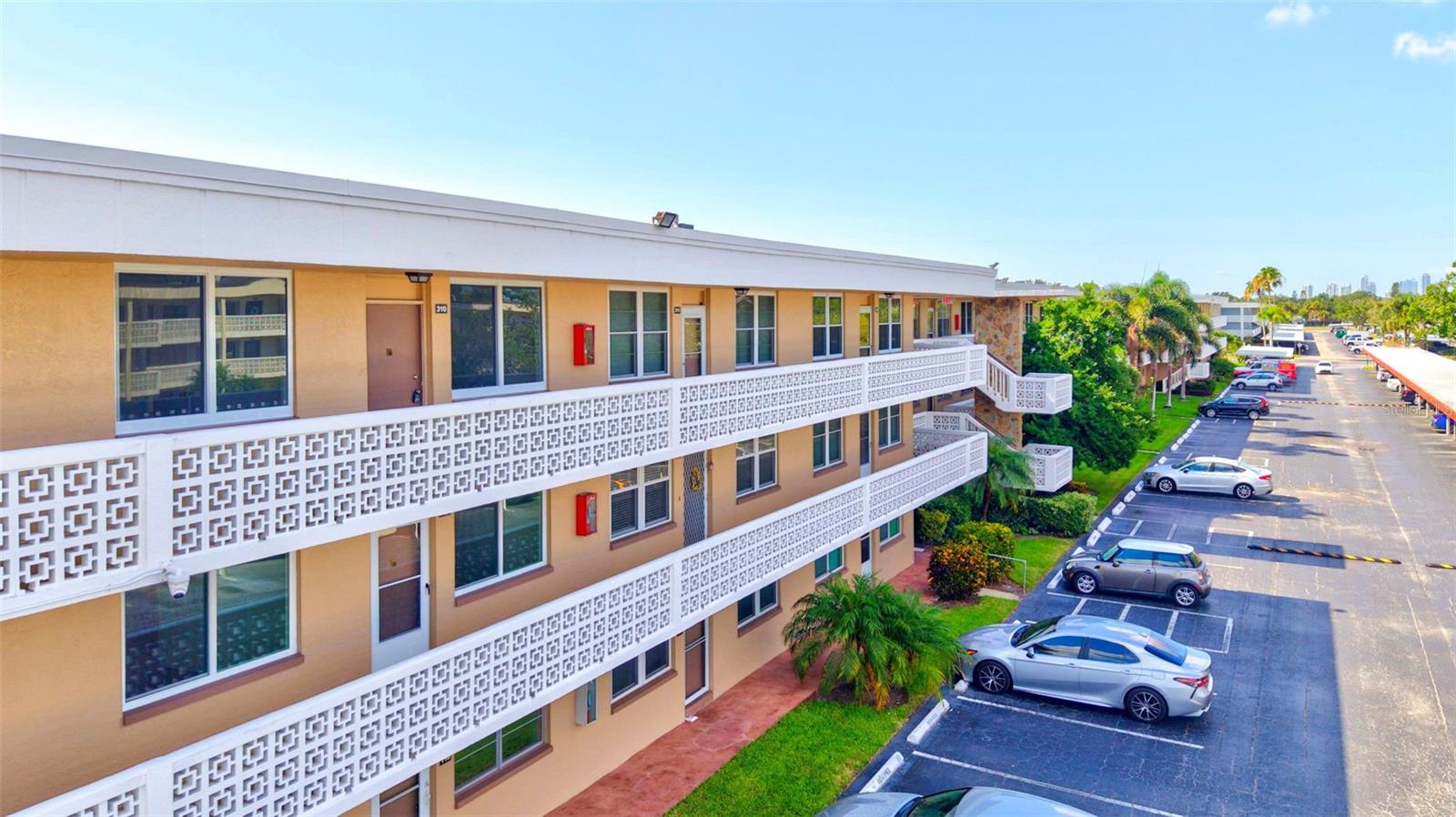 WINSTON PARK NORTHEAST - Residential