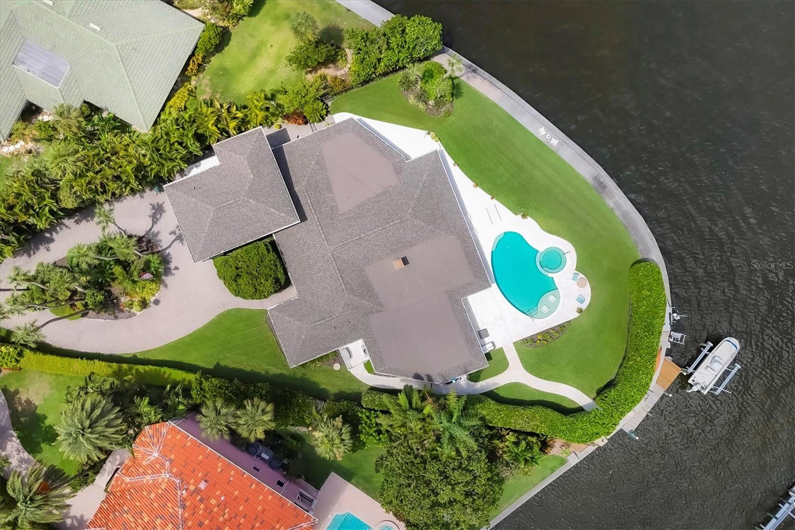 SOUTHPOINTE SHORES - Land