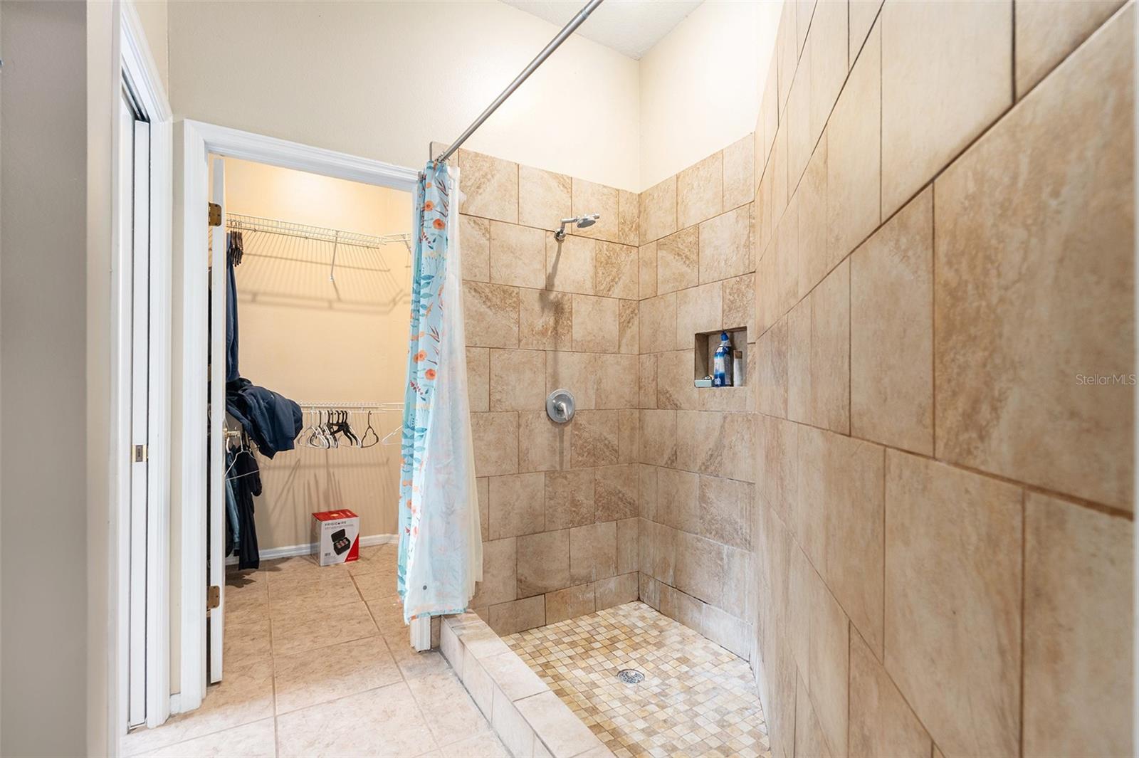 OAKDALE RIVERVIEW ESTATES UN 3 - Residential