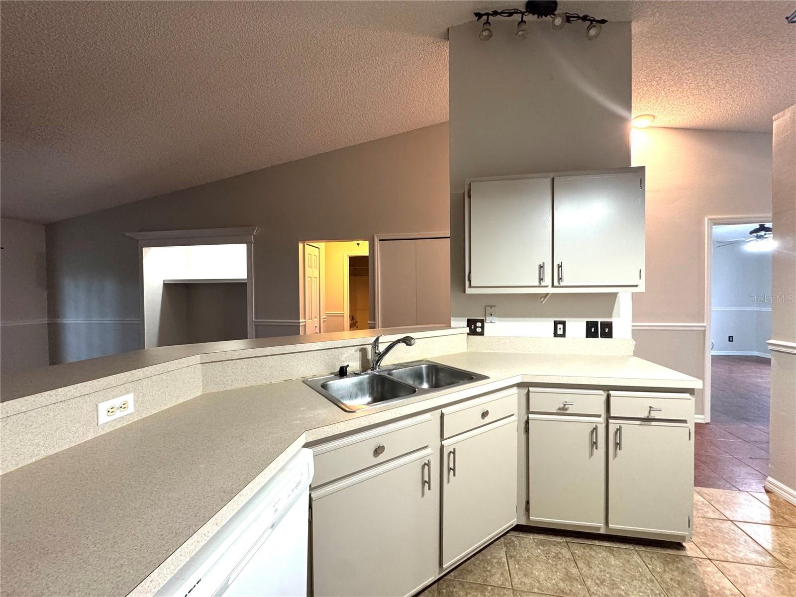 DELTONA LAKES UNIT 32 - Residential
