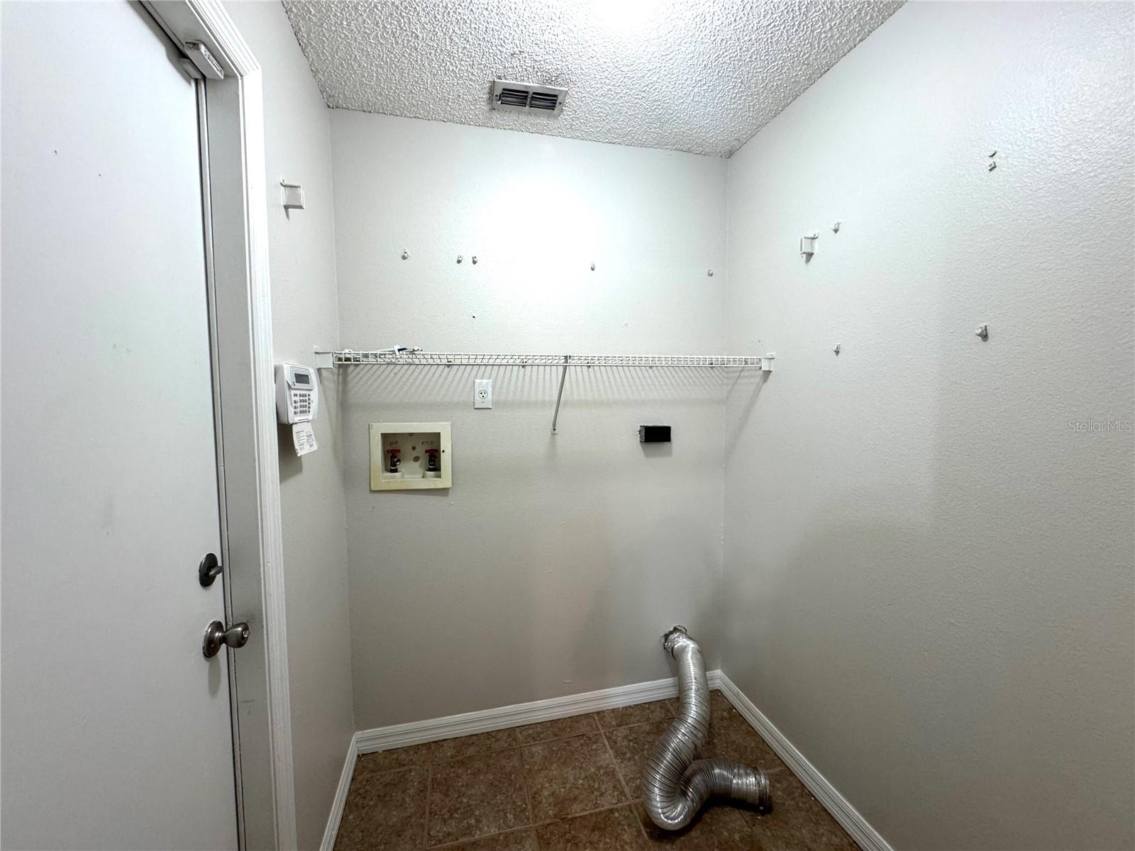 DELTONA LAKES UNIT 32 - Residential