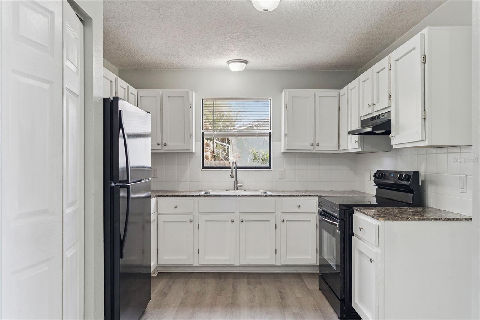 BLECKS BLKS 150 & 160 - Residential