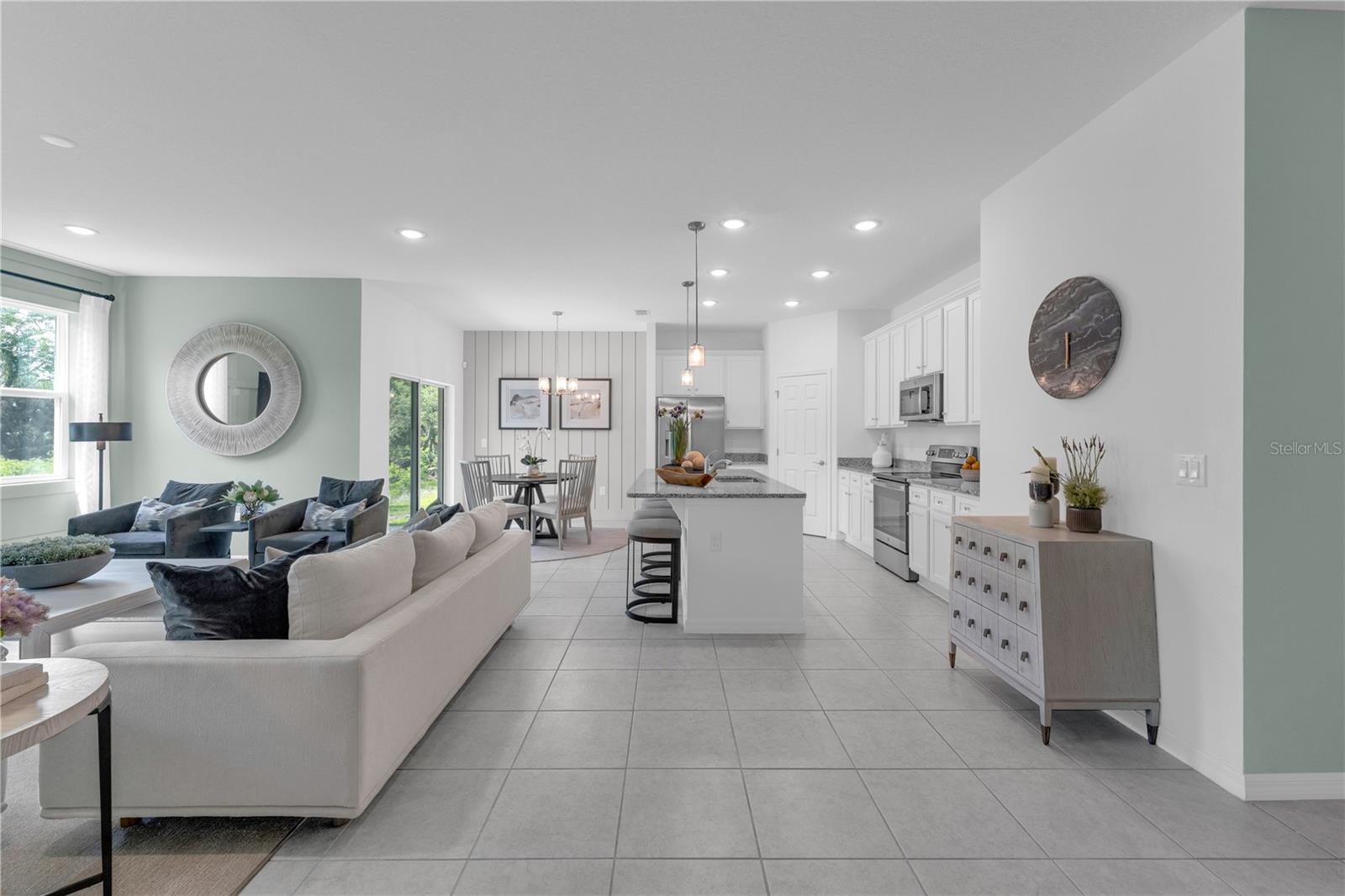 SILVER LAKE POINTE - Residential