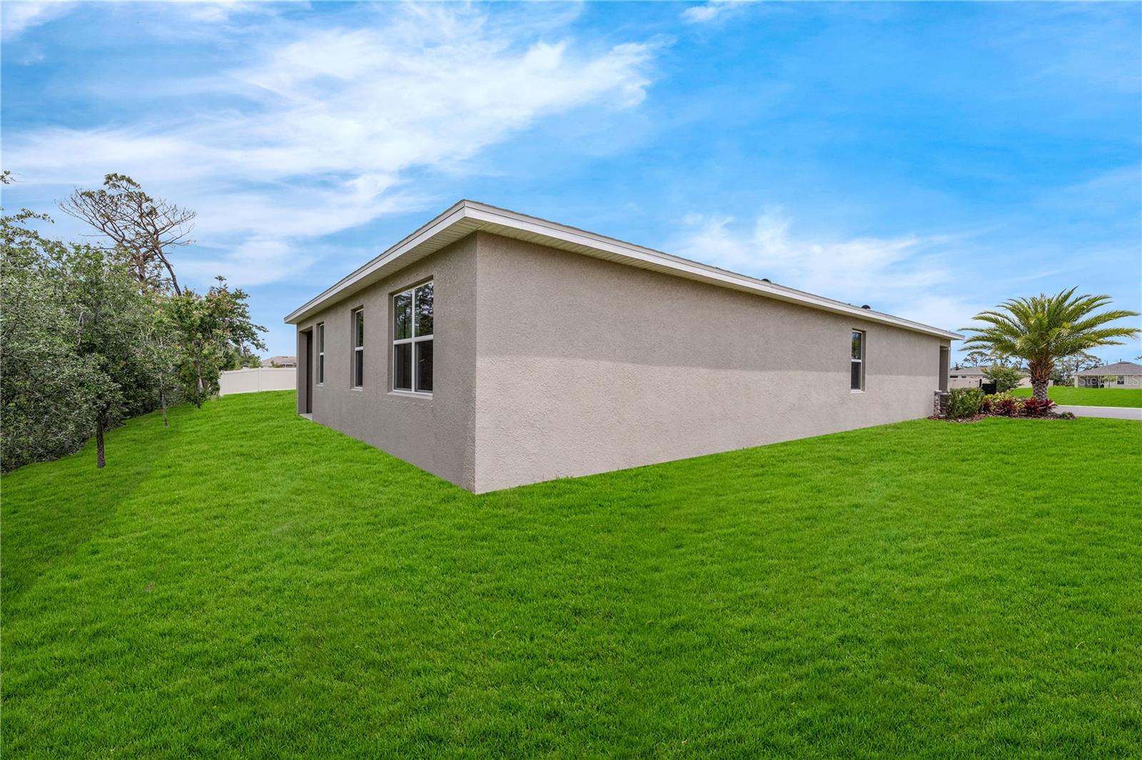 SILVER LAKE POINTE - Residential
