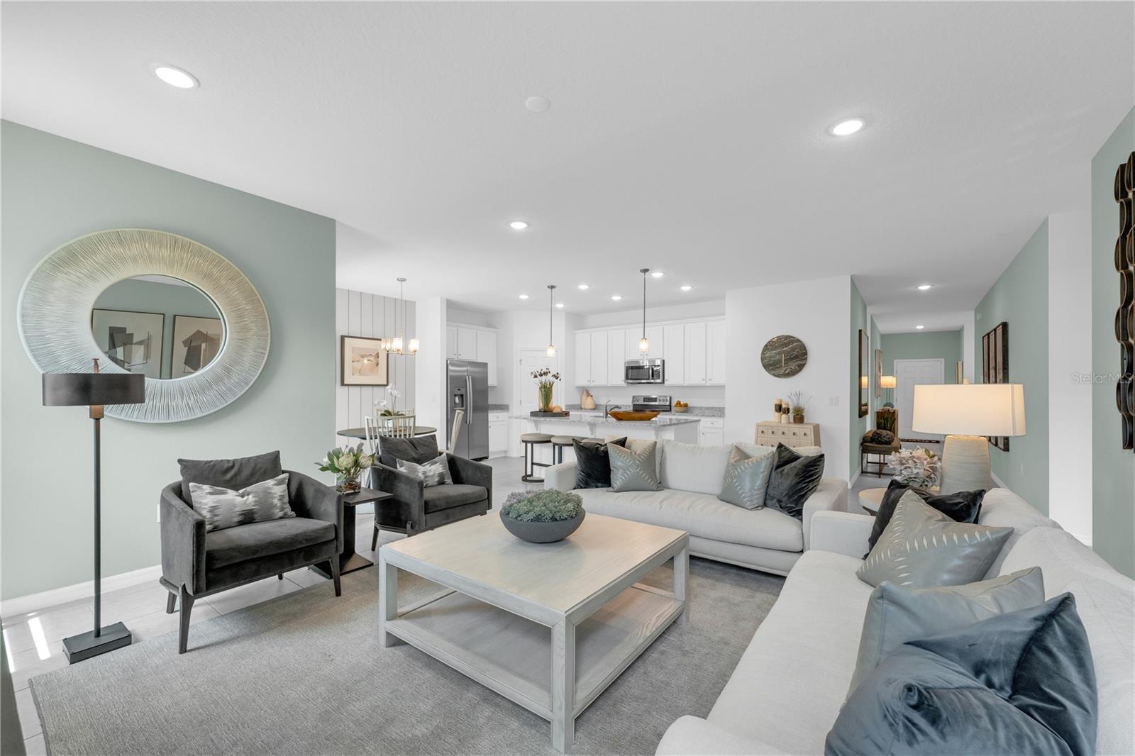 SILVER LAKE POINTE - Residential