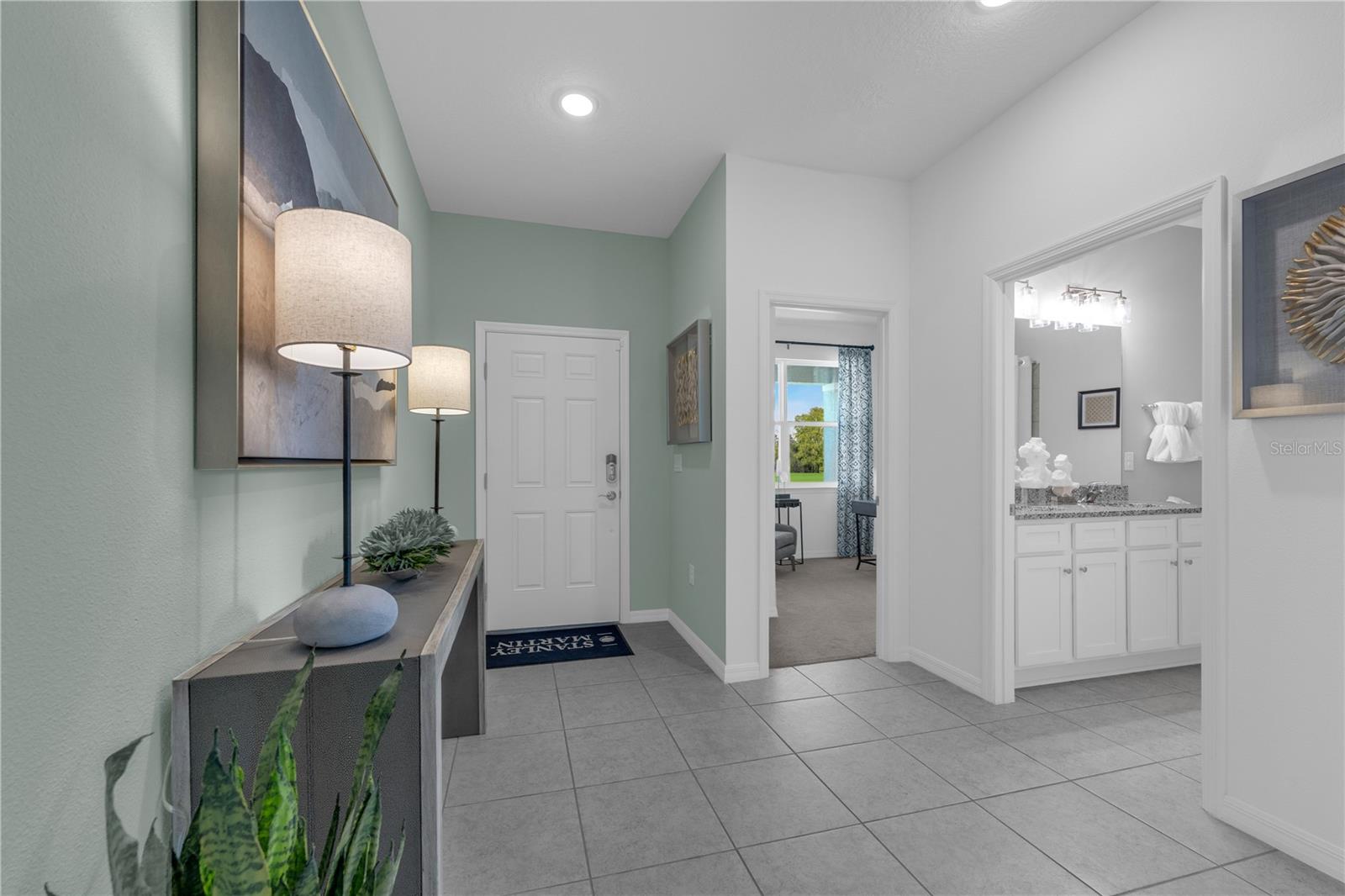 SILVER LAKE POINTE - Residential