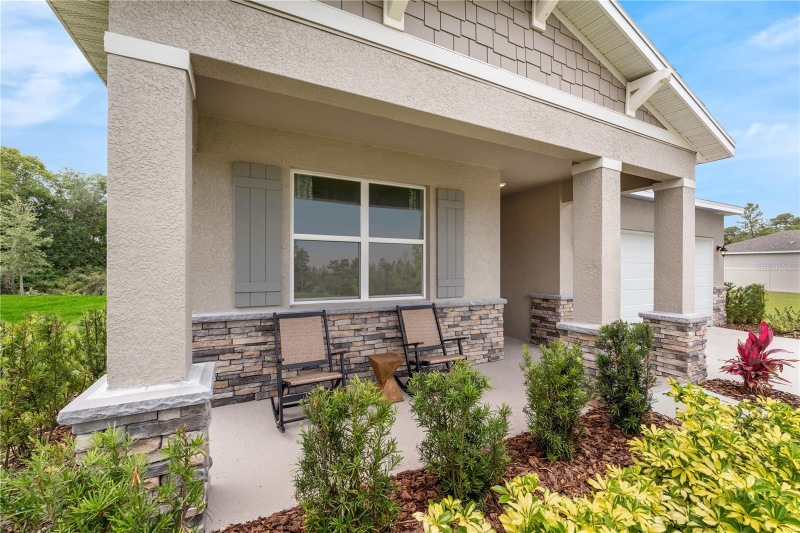 SILVER LAKE POINTE - Residential