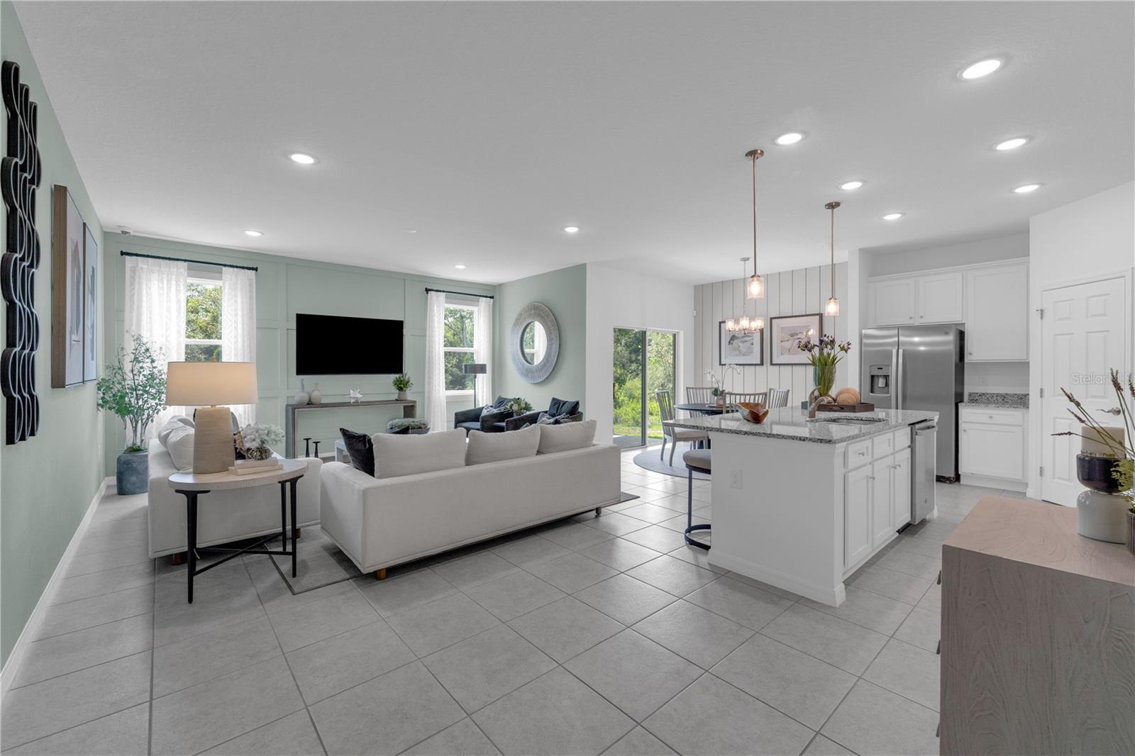 SILVER LAKE POINTE - Residential