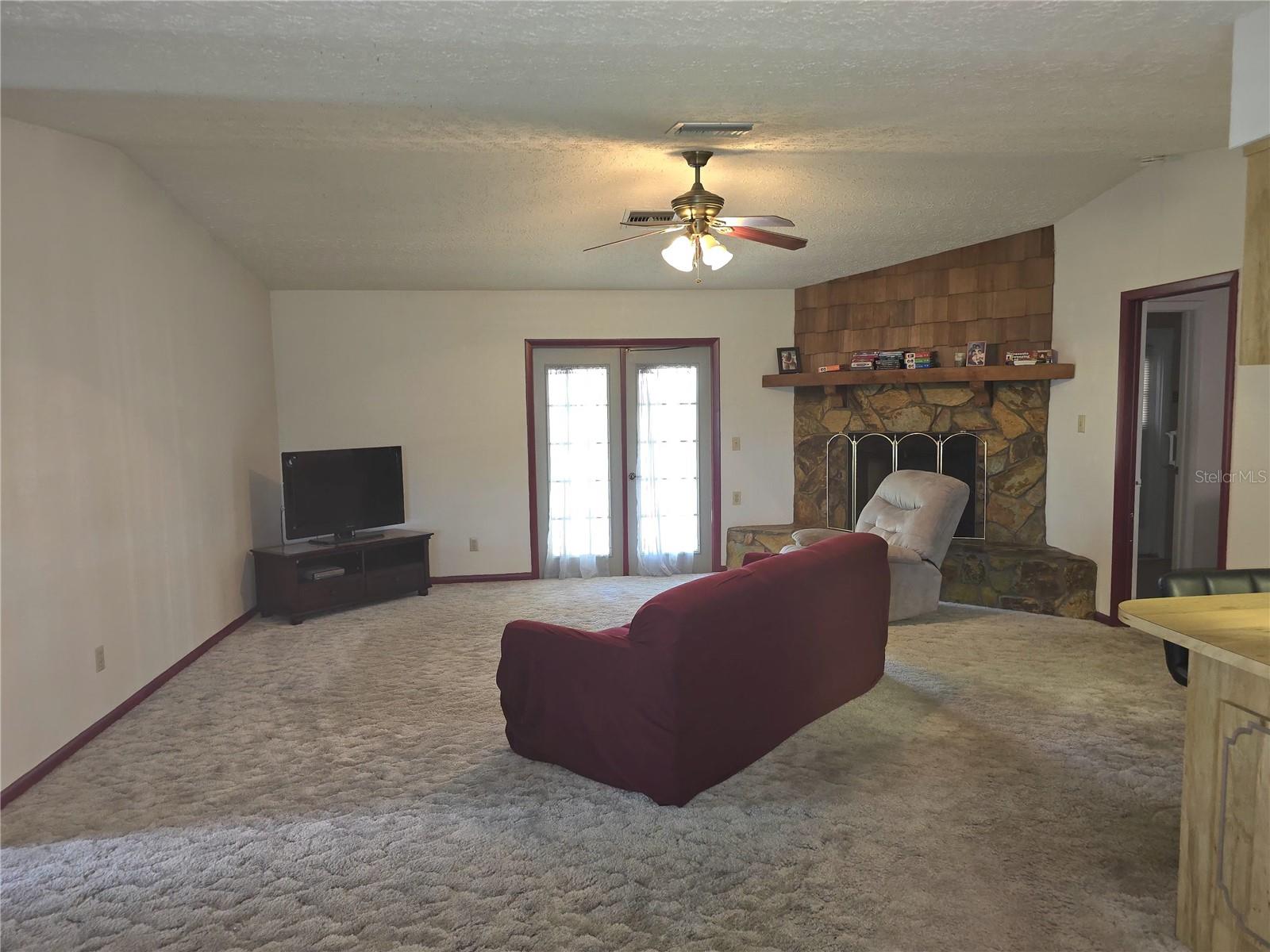 COLONIAL OAKS - Residential