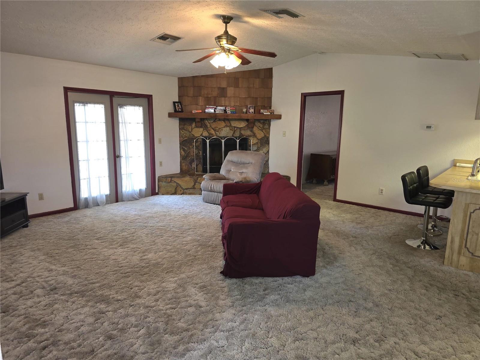 COLONIAL OAKS - Residential