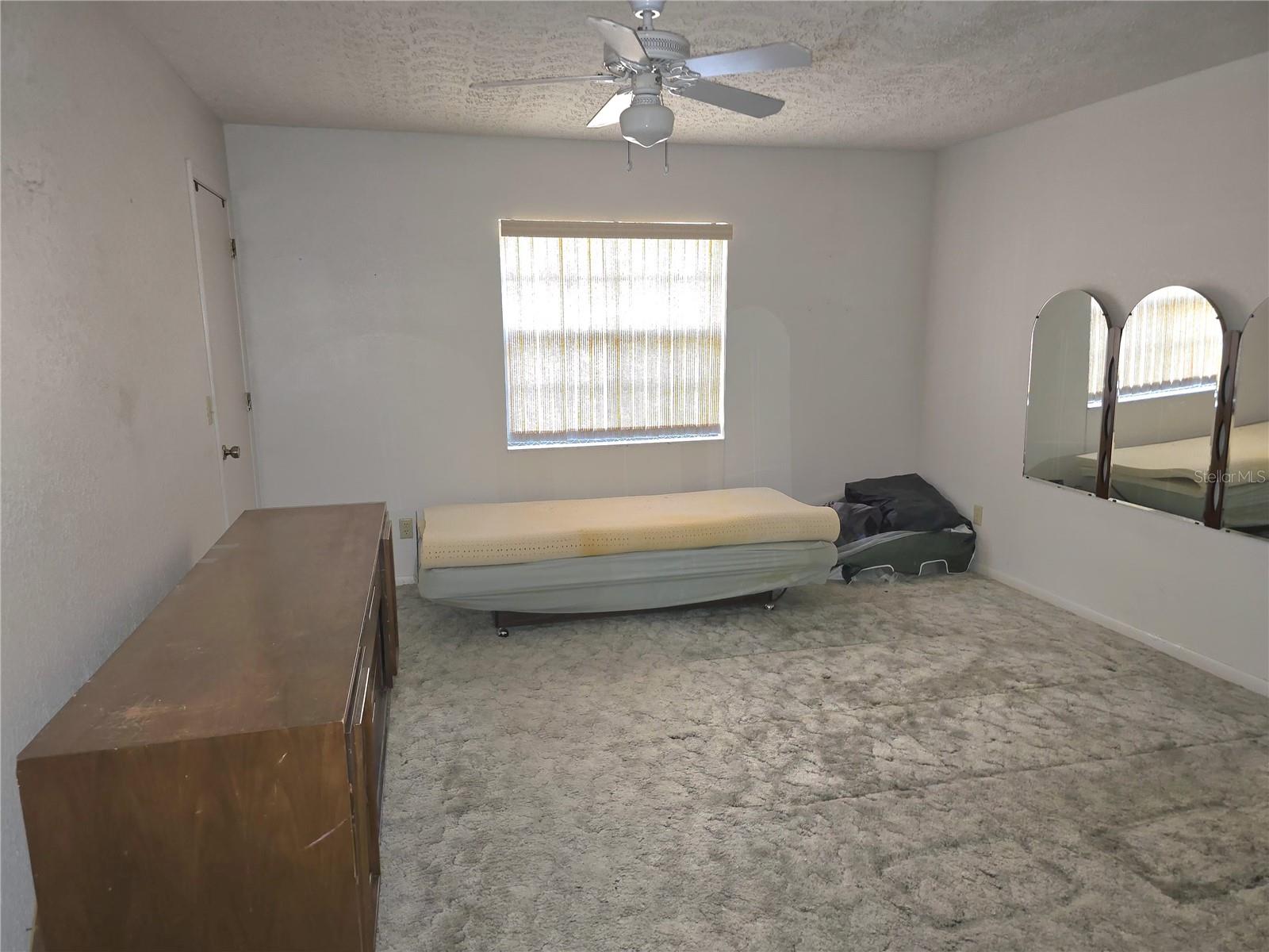 COLONIAL OAKS - Residential