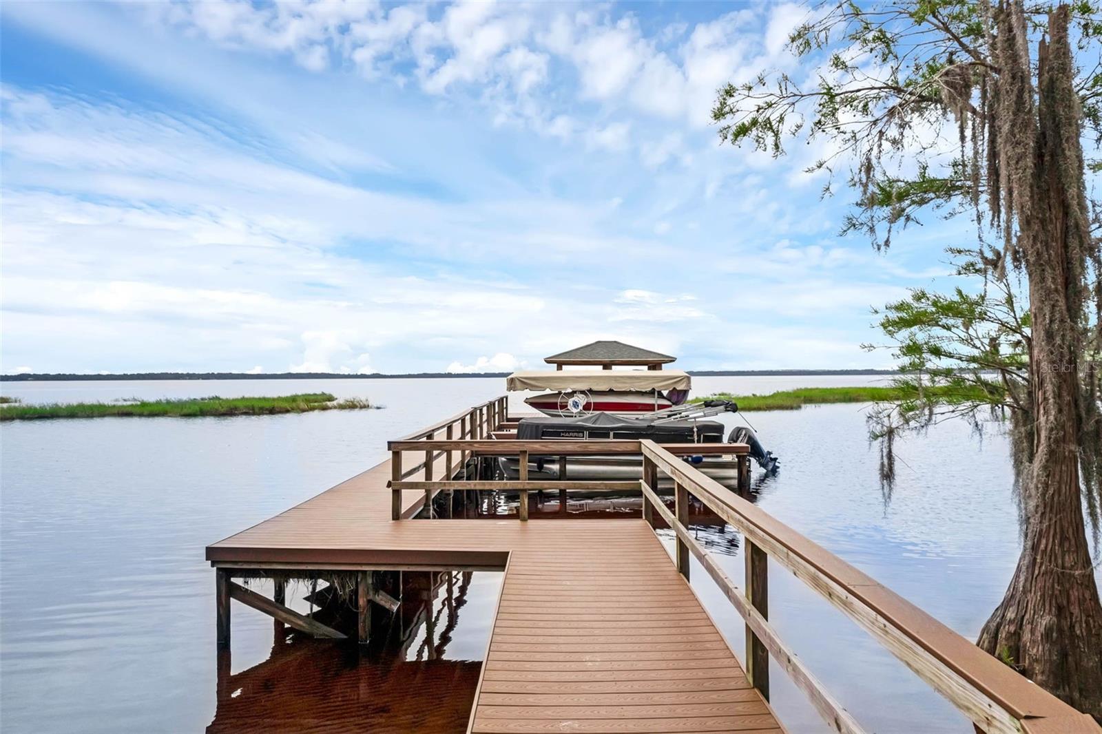 HILLS OF LAKE LOUISA SUB - Residential
