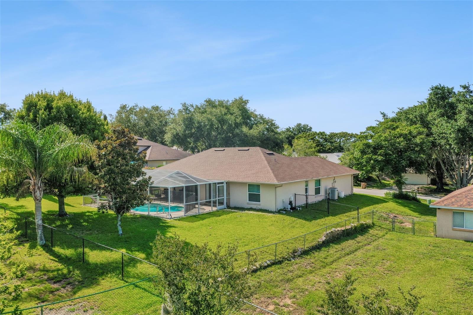 HILLS OF LAKE LOUISA SUB - Residential