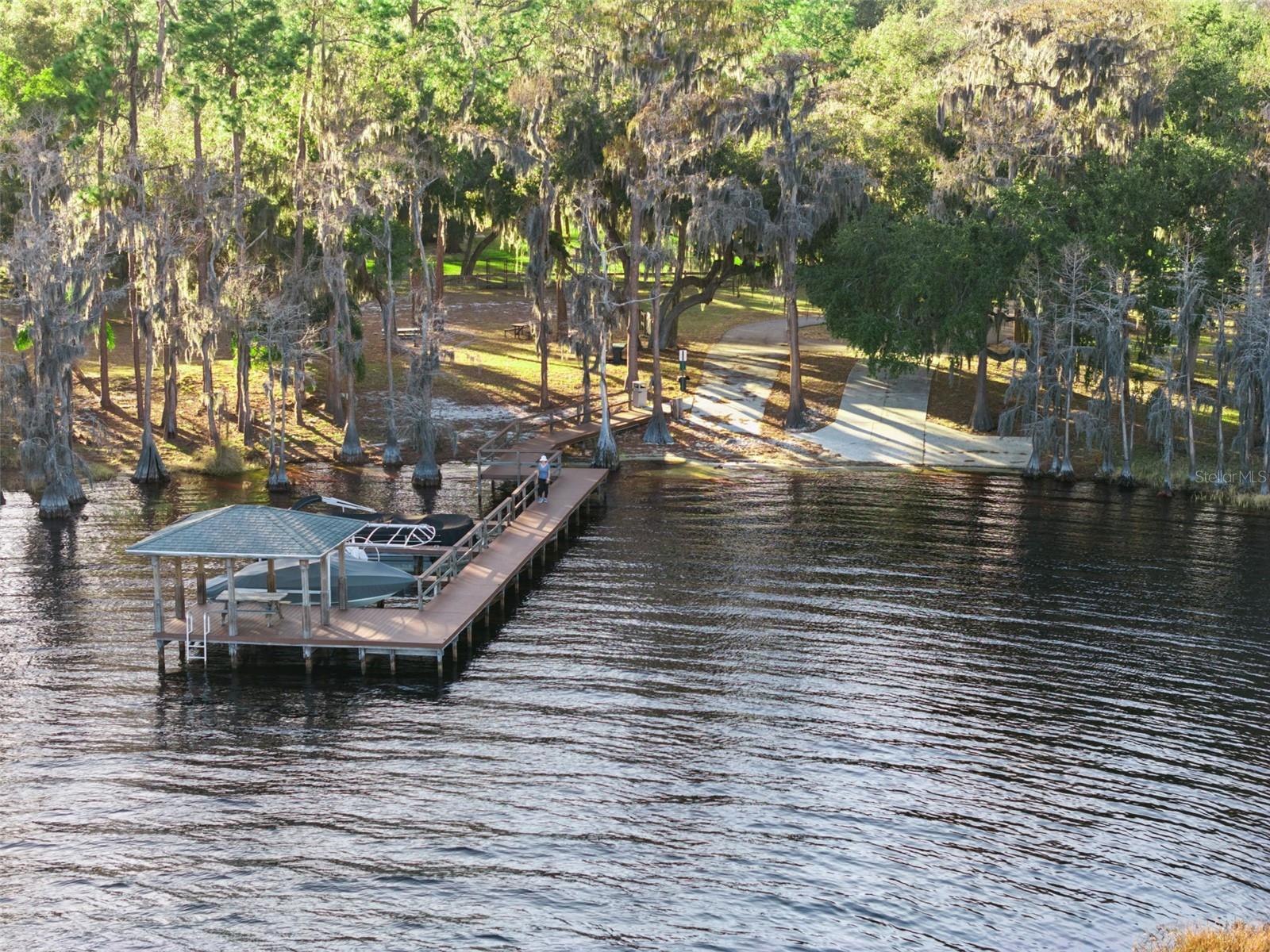 HILLS OF LAKE LOUISA SUB - Residential