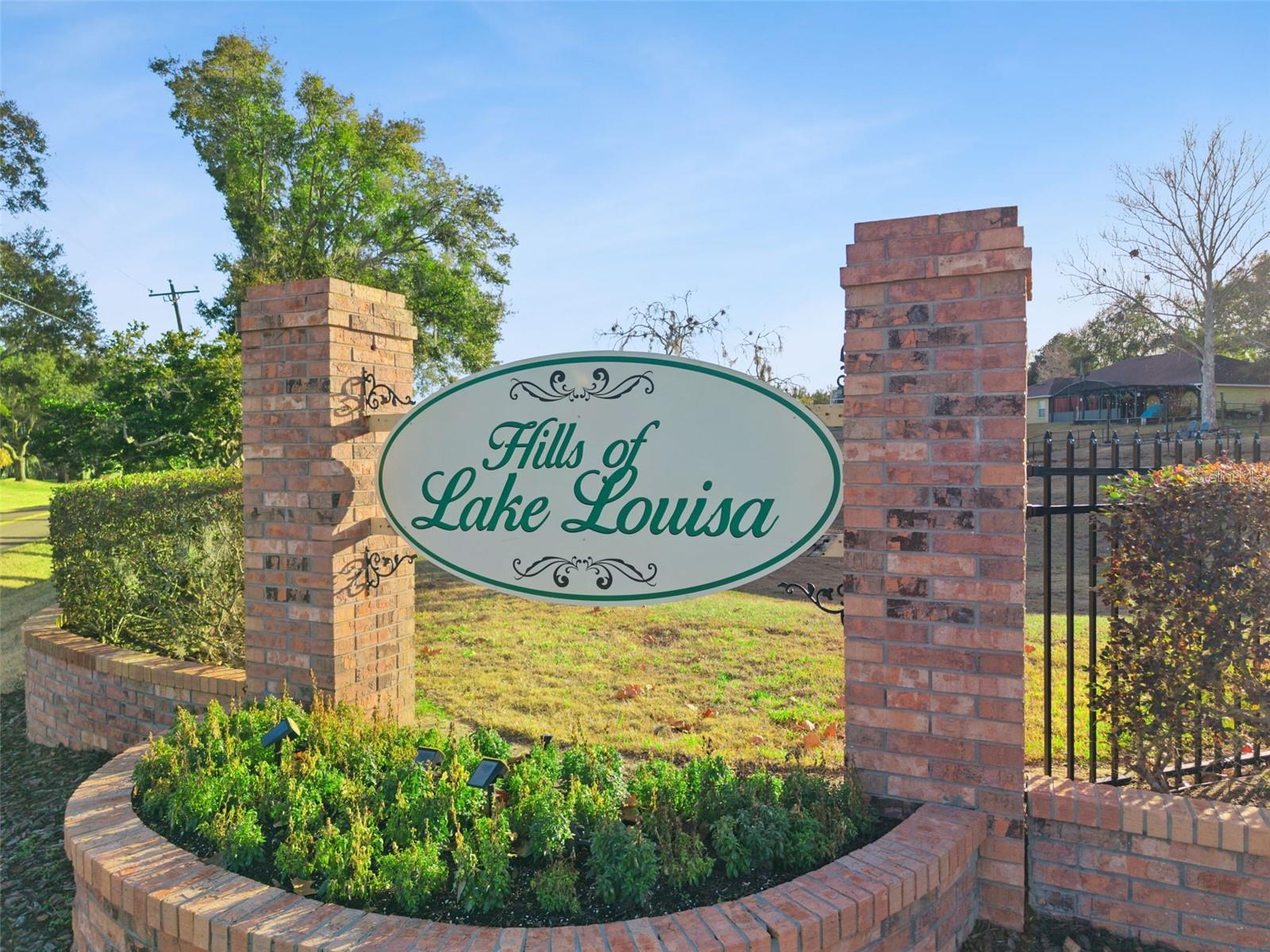 HILLS OF LAKE LOUISA SUB - Residential