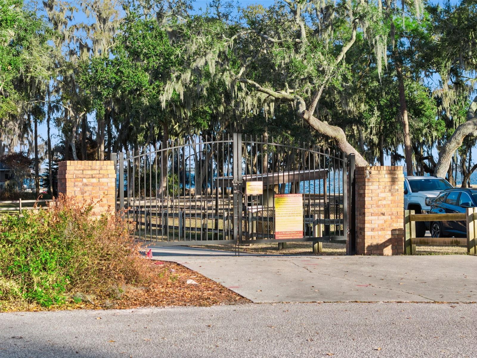 HILLS OF LAKE LOUISA SUB - Residential