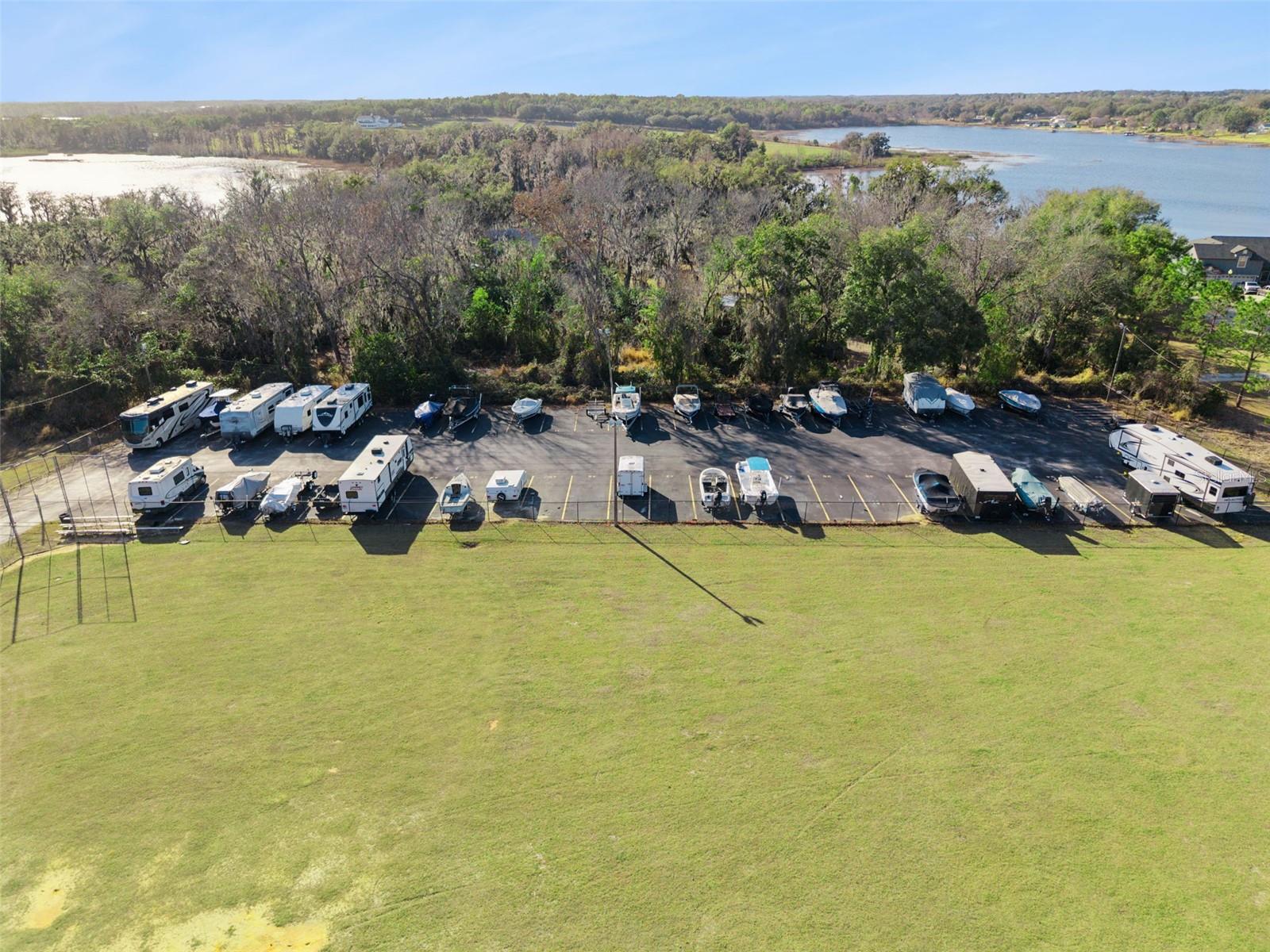 HILLS OF LAKE LOUISA SUB - Residential