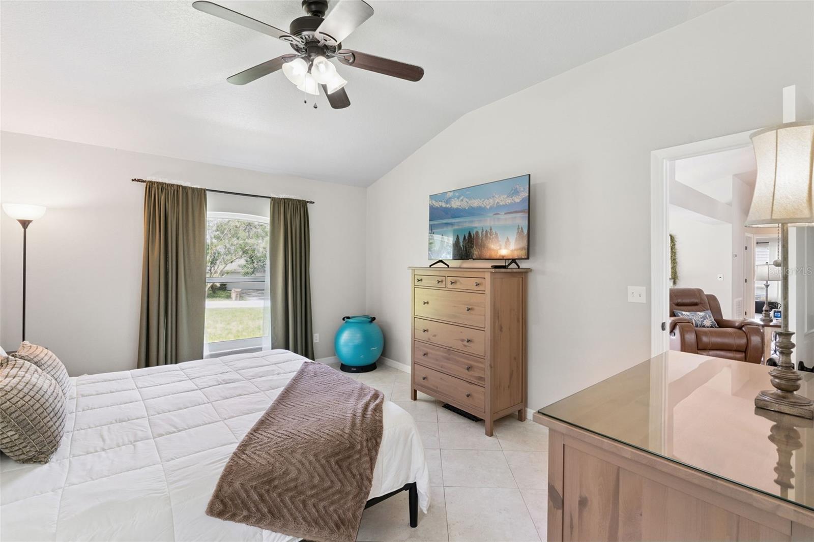 HILLS OF LAKE LOUISA SUB - Residential
