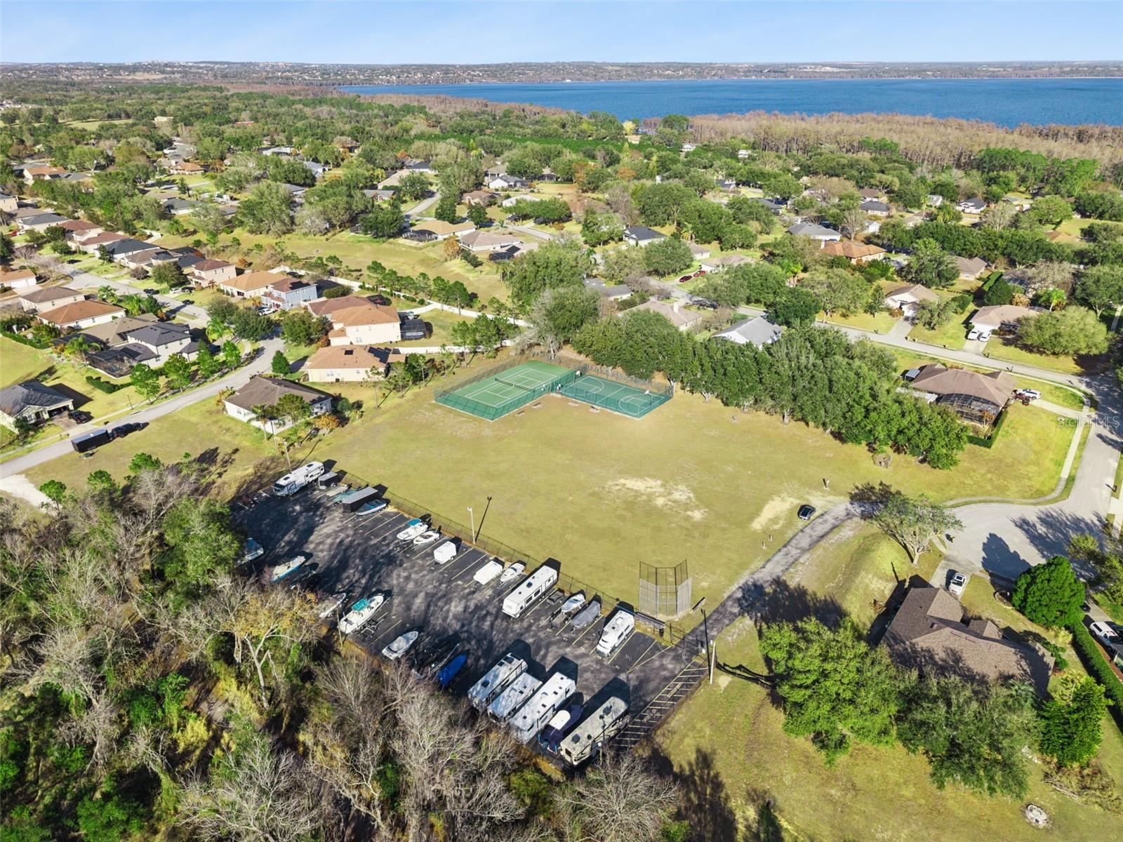 HILLS OF LAKE LOUISA SUB - Residential