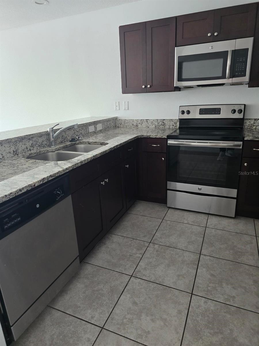 BVL UNIT 1 - Residential Lease