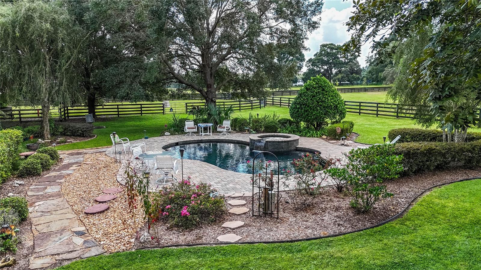 EQUINE ESTATE - Residential