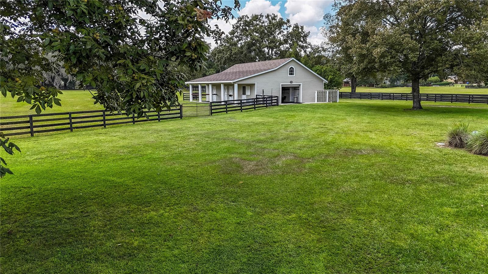 EQUINE ESTATE - Residential