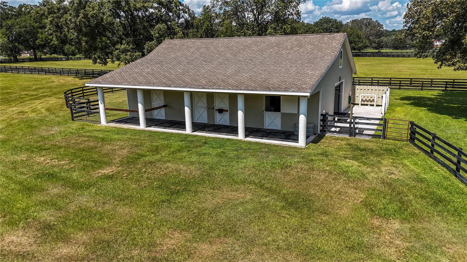 EQUINE ESTATE - Residential