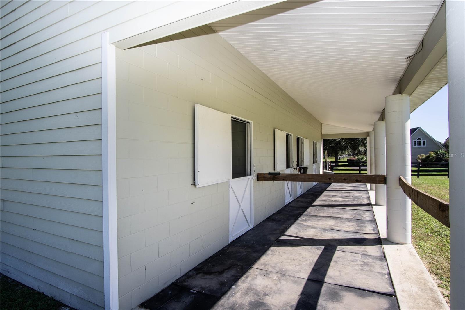 EQUINE ESTATE - Residential
