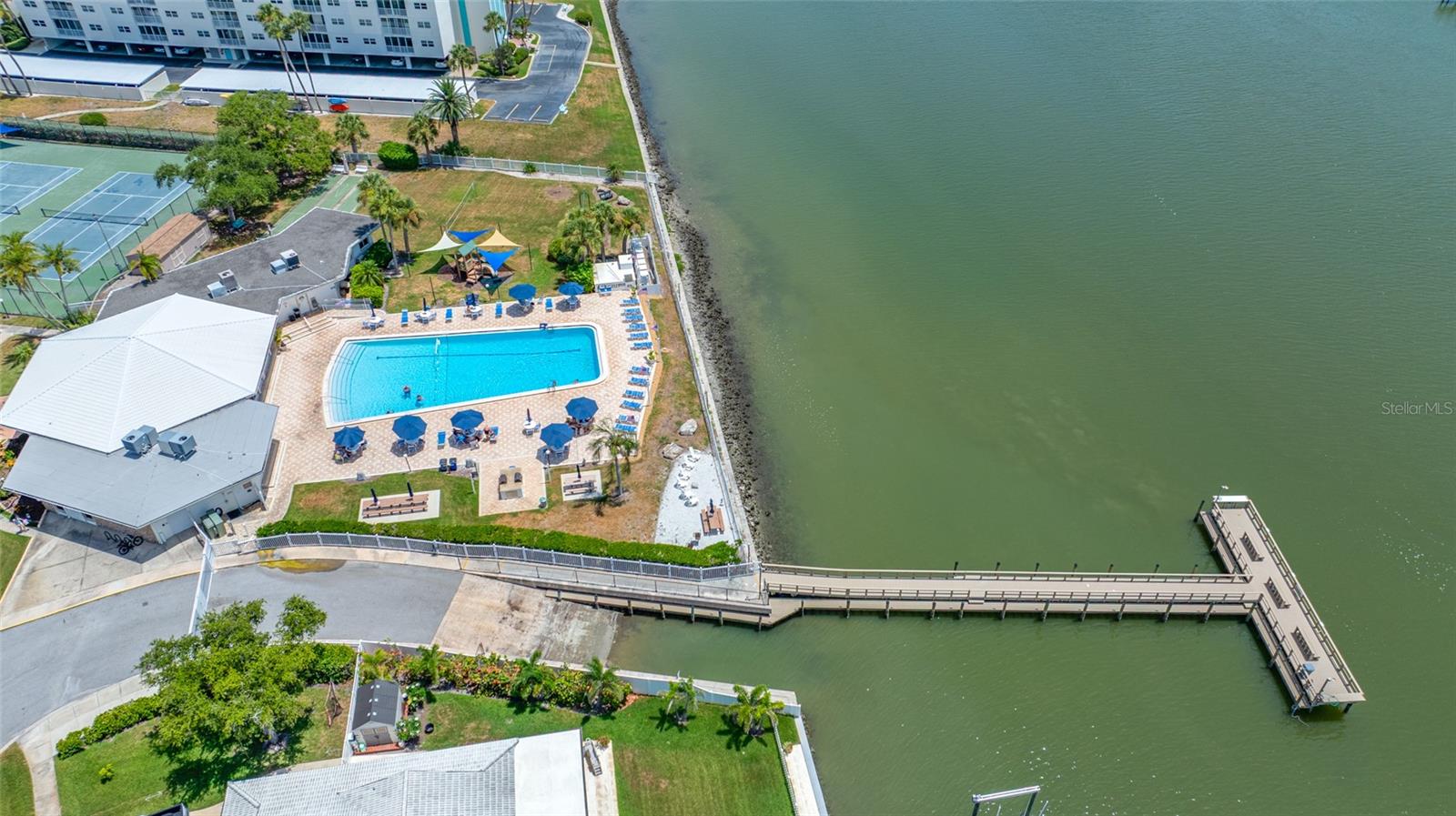 IMPERIAL POINT - Residential