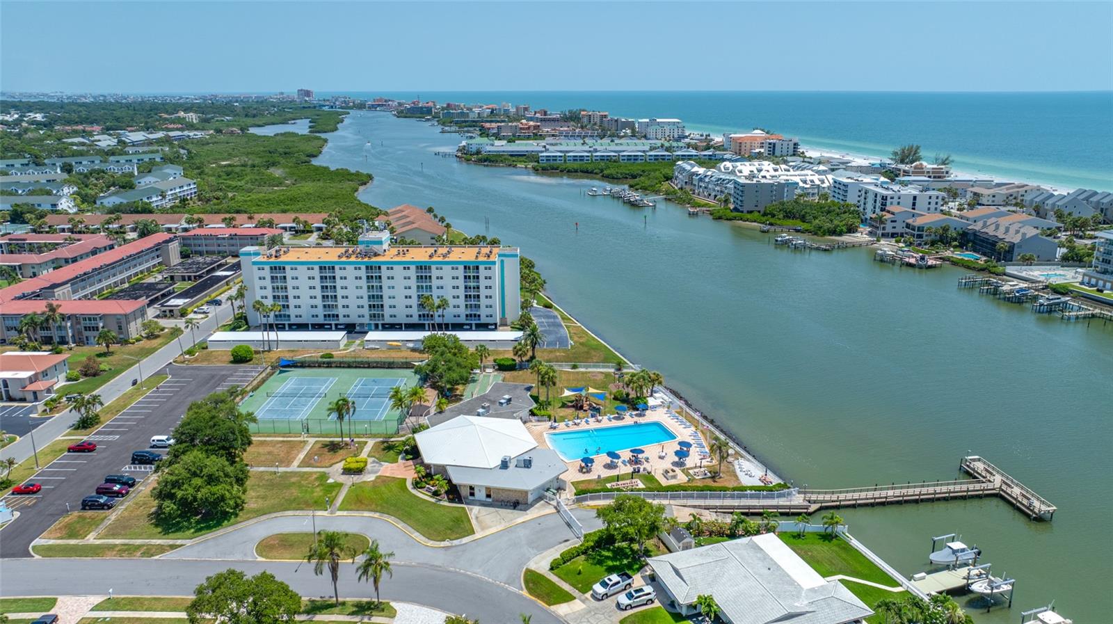 IMPERIAL POINT - Residential
