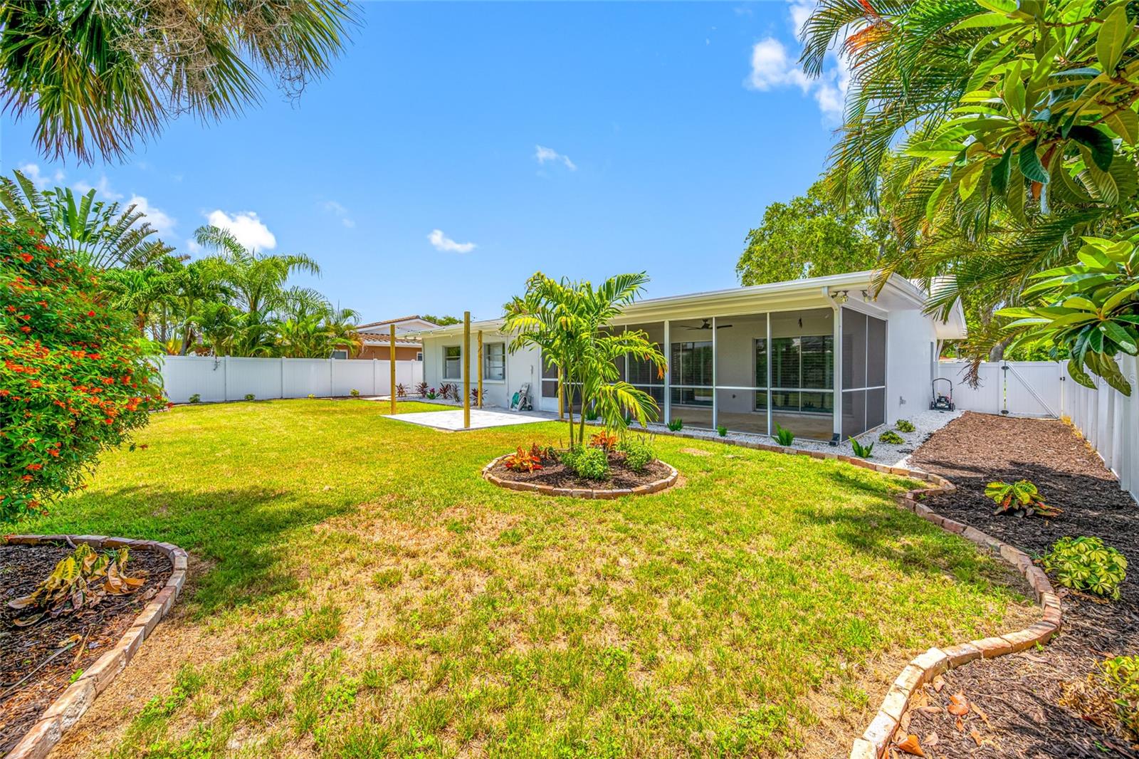 IMPERIAL POINT - Residential