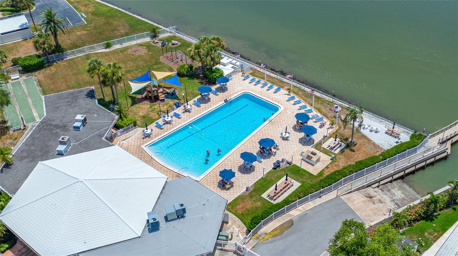 IMPERIAL POINT - Residential