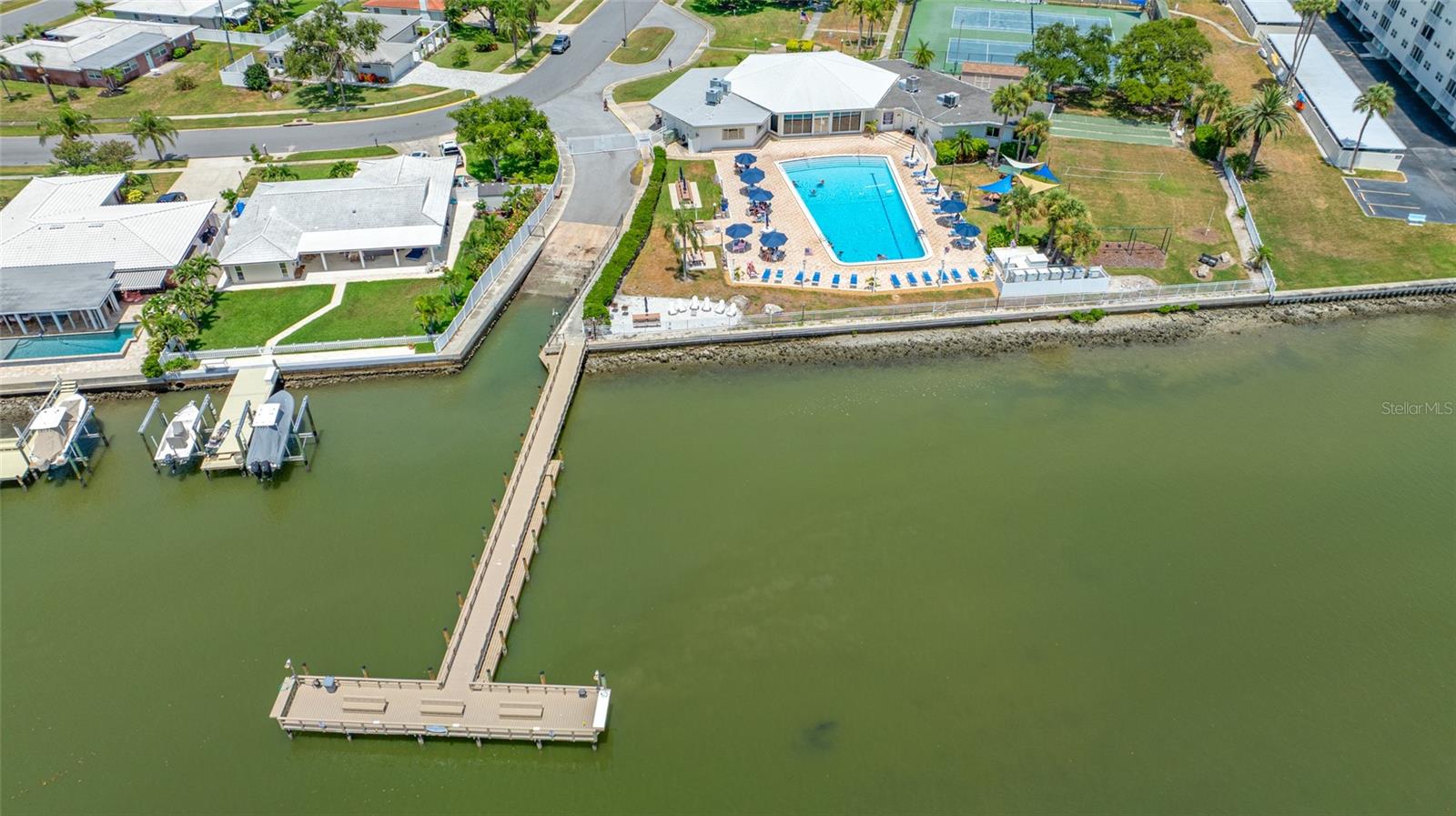 IMPERIAL POINT - Residential