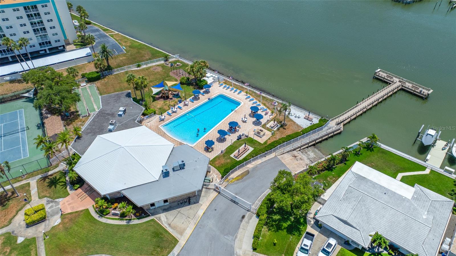 IMPERIAL POINT - Residential