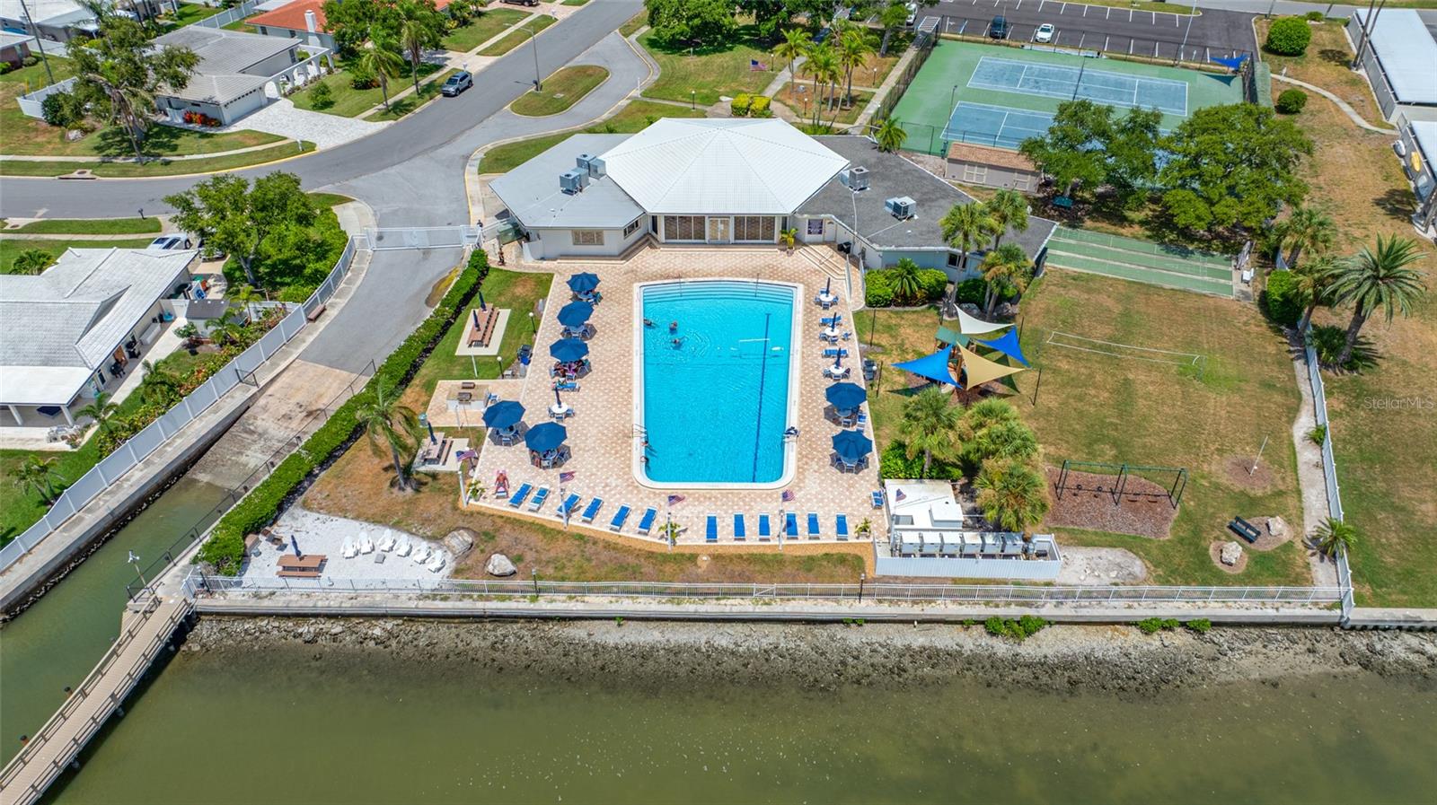 IMPERIAL POINT - Residential