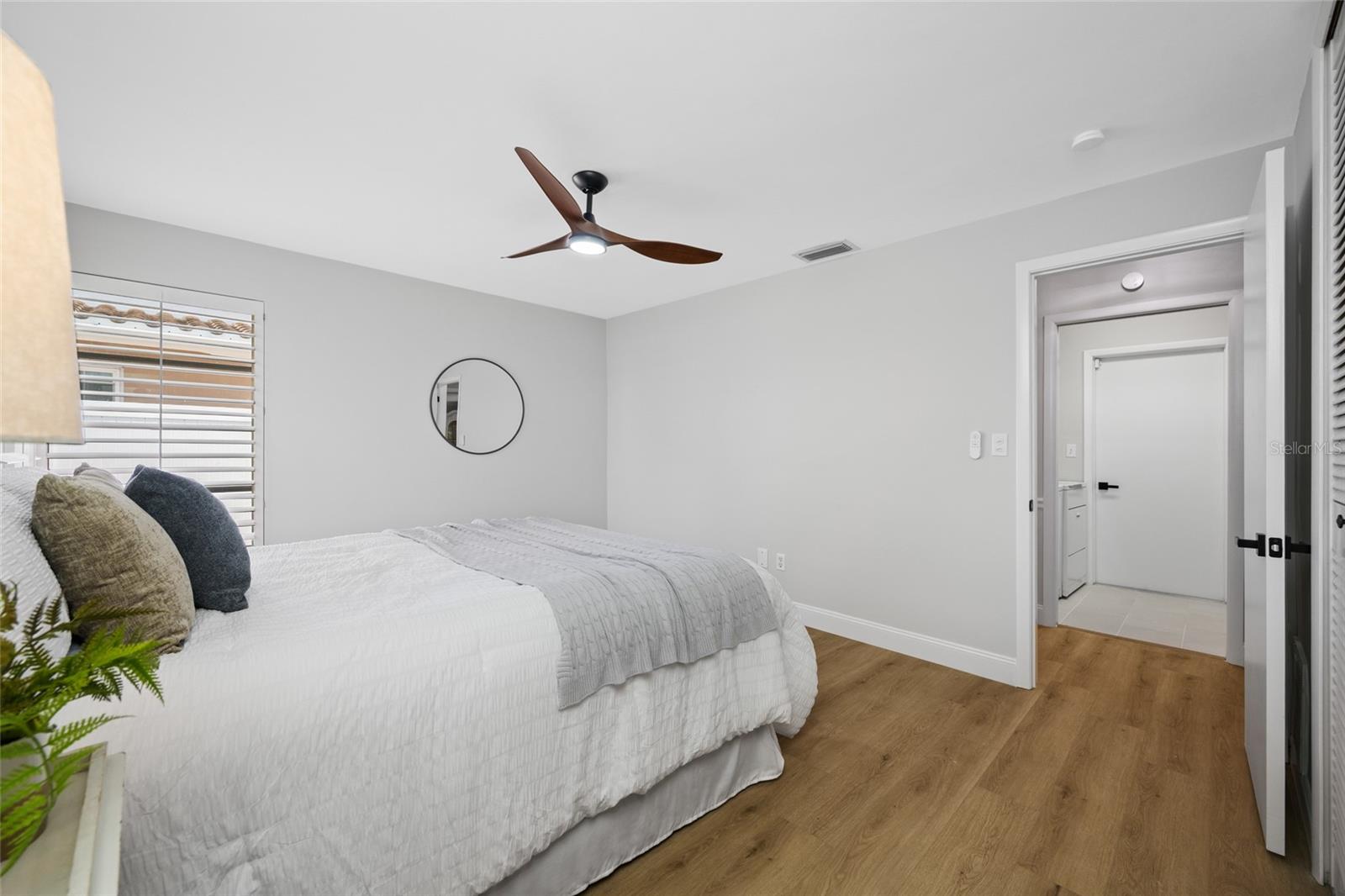 IMPERIAL POINT - Residential