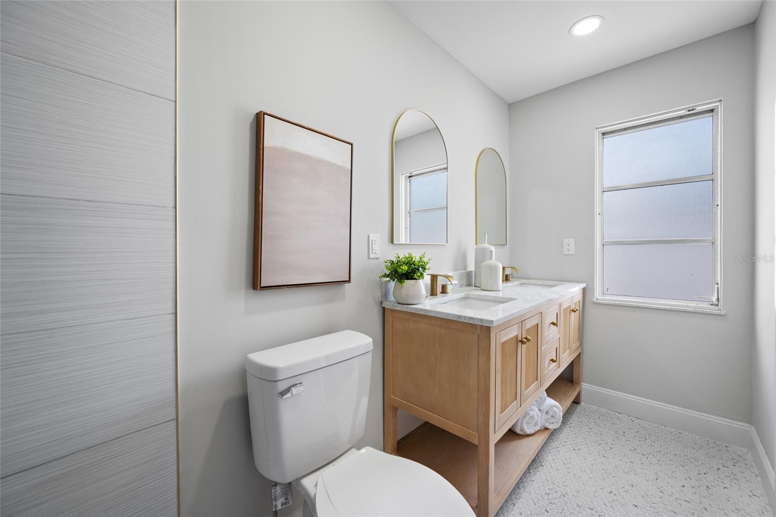 IMPERIAL POINT - Residential