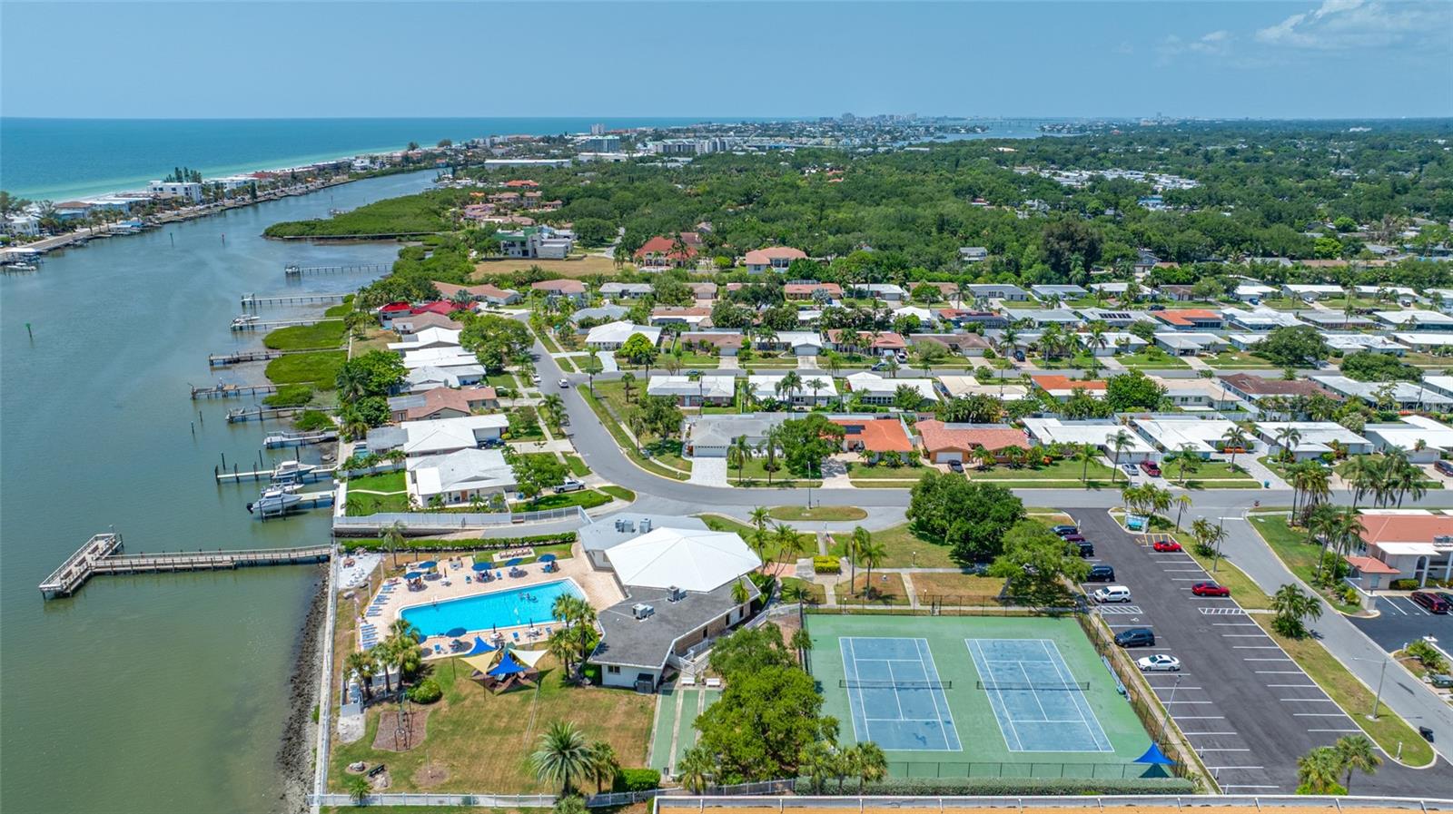 IMPERIAL POINT - Residential