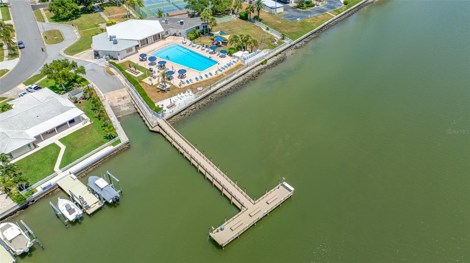 IMPERIAL POINT - Residential
