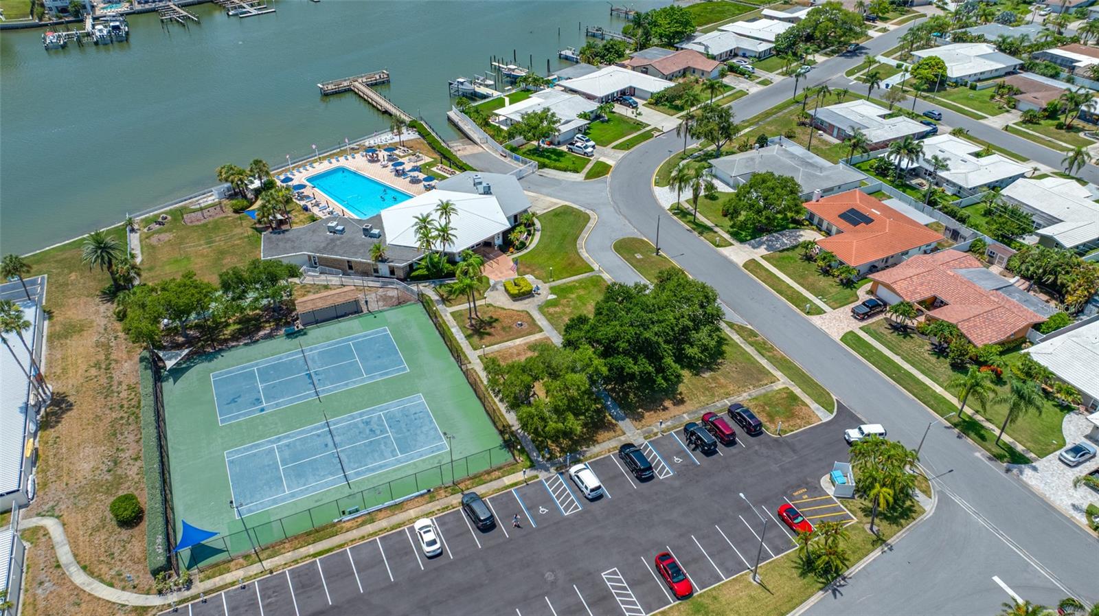 IMPERIAL POINT - Residential