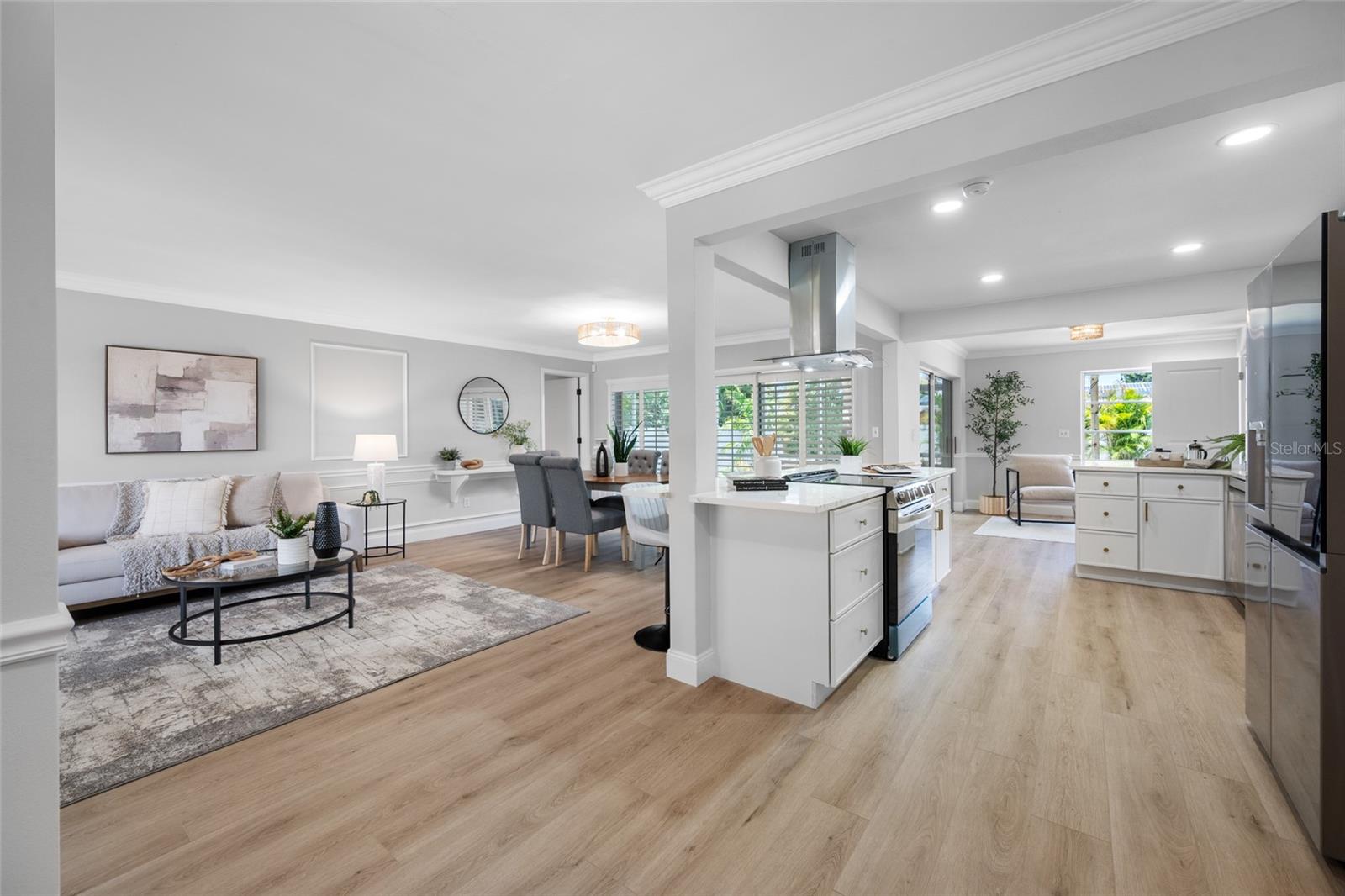 IMPERIAL POINT - Residential
