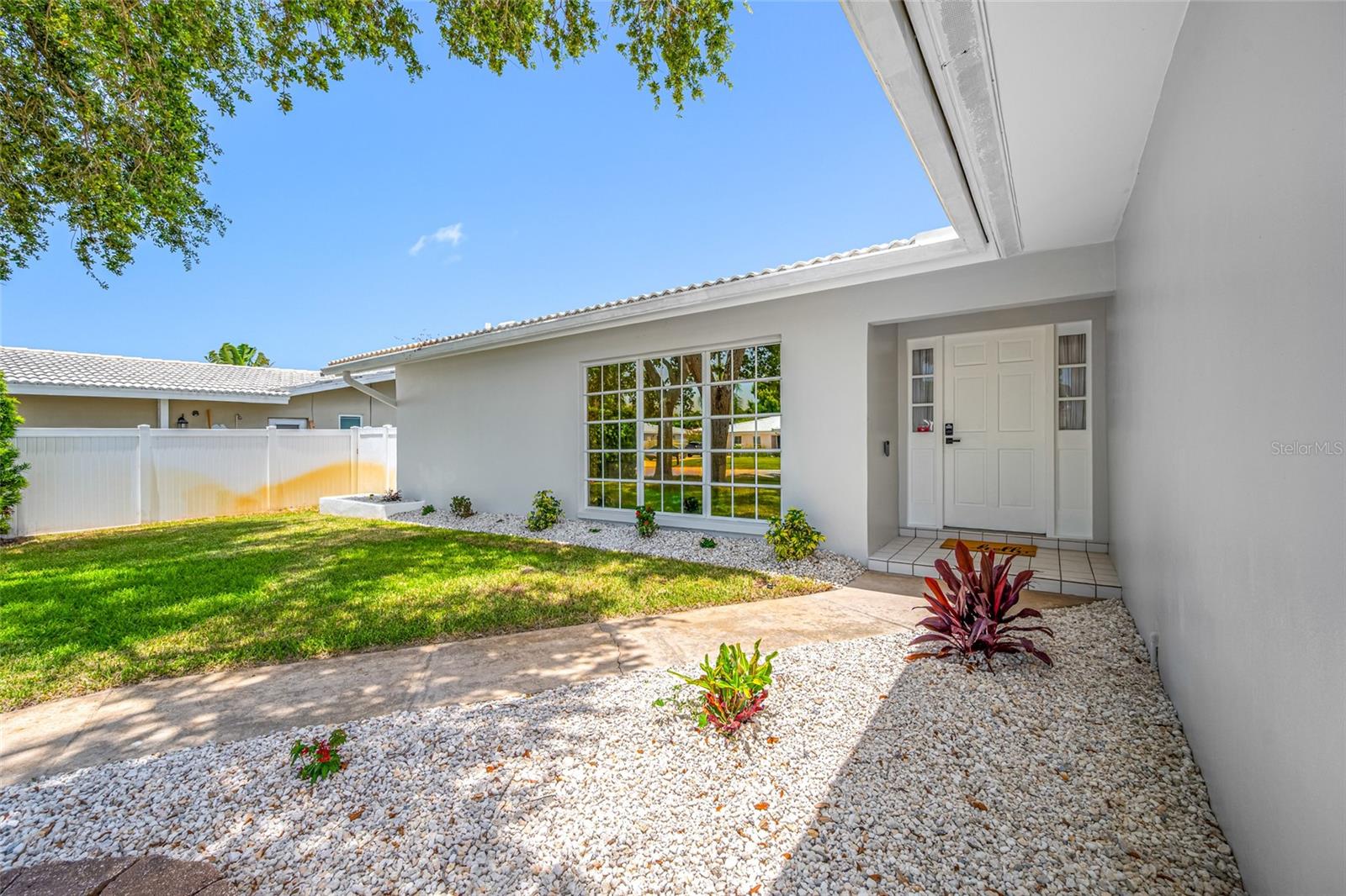 IMPERIAL POINT - Residential