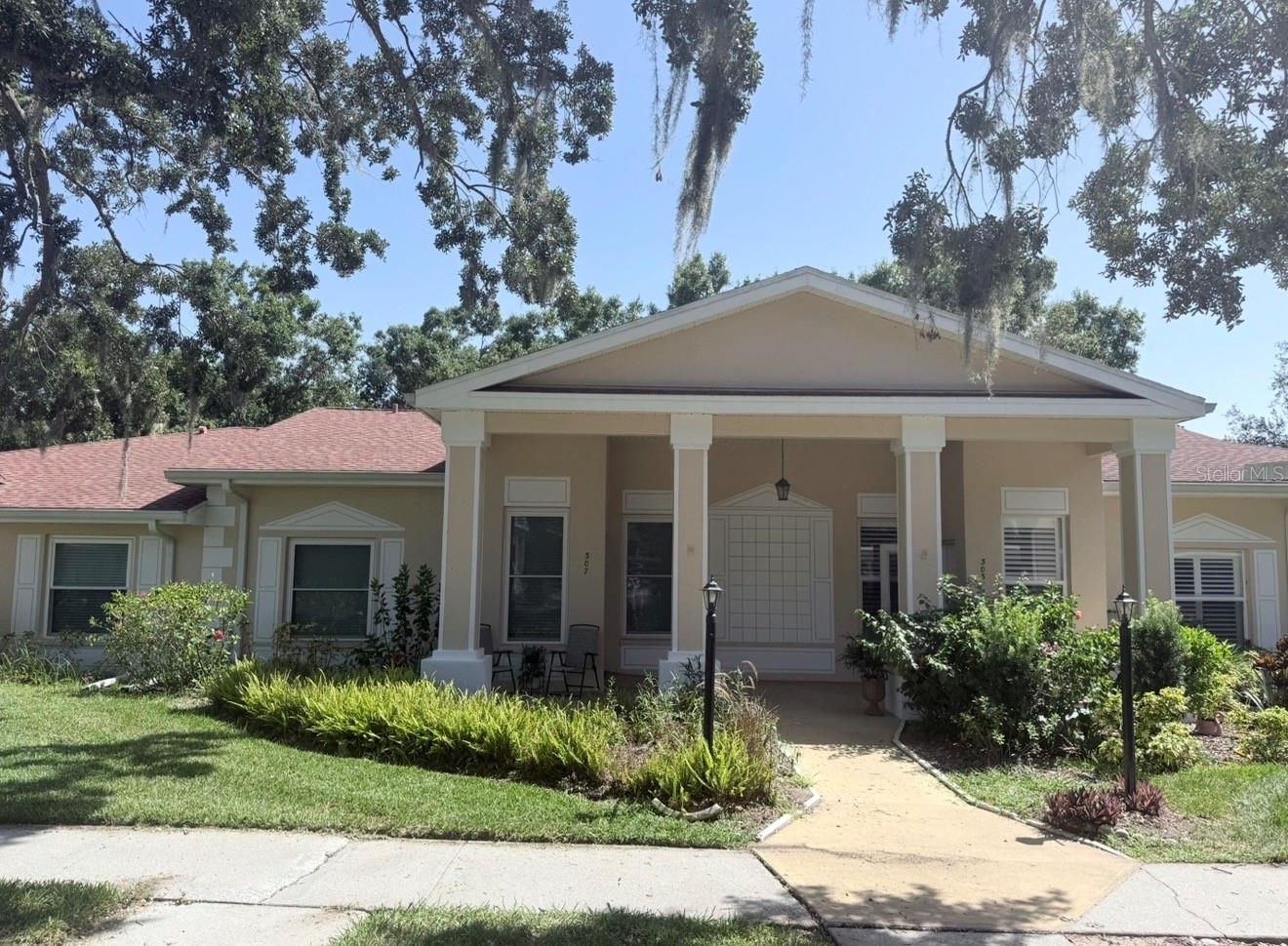 THE KNOLLS OF KINGS POINT III - Residential