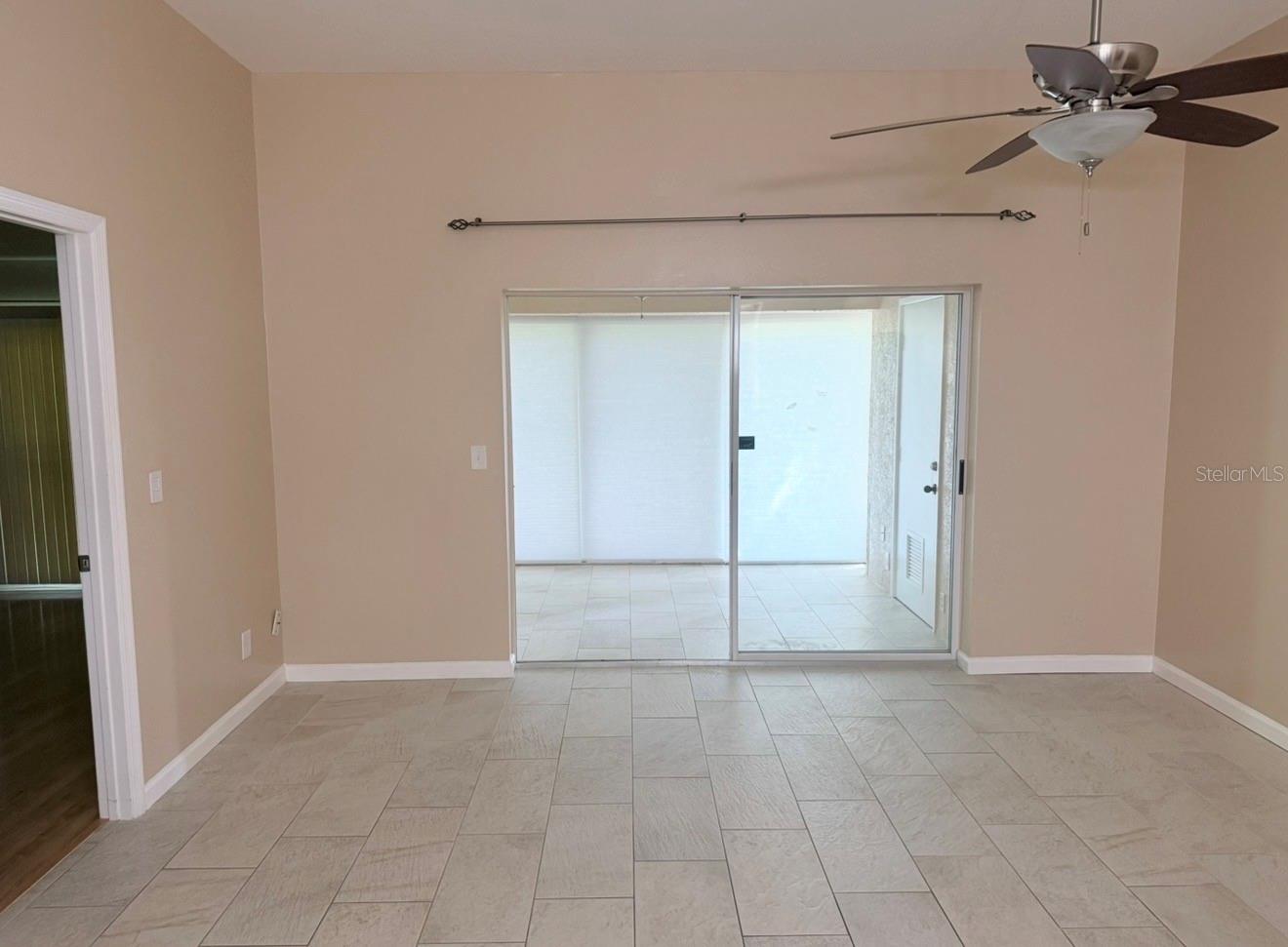 THE KNOLLS OF KINGS POINT III - Residential